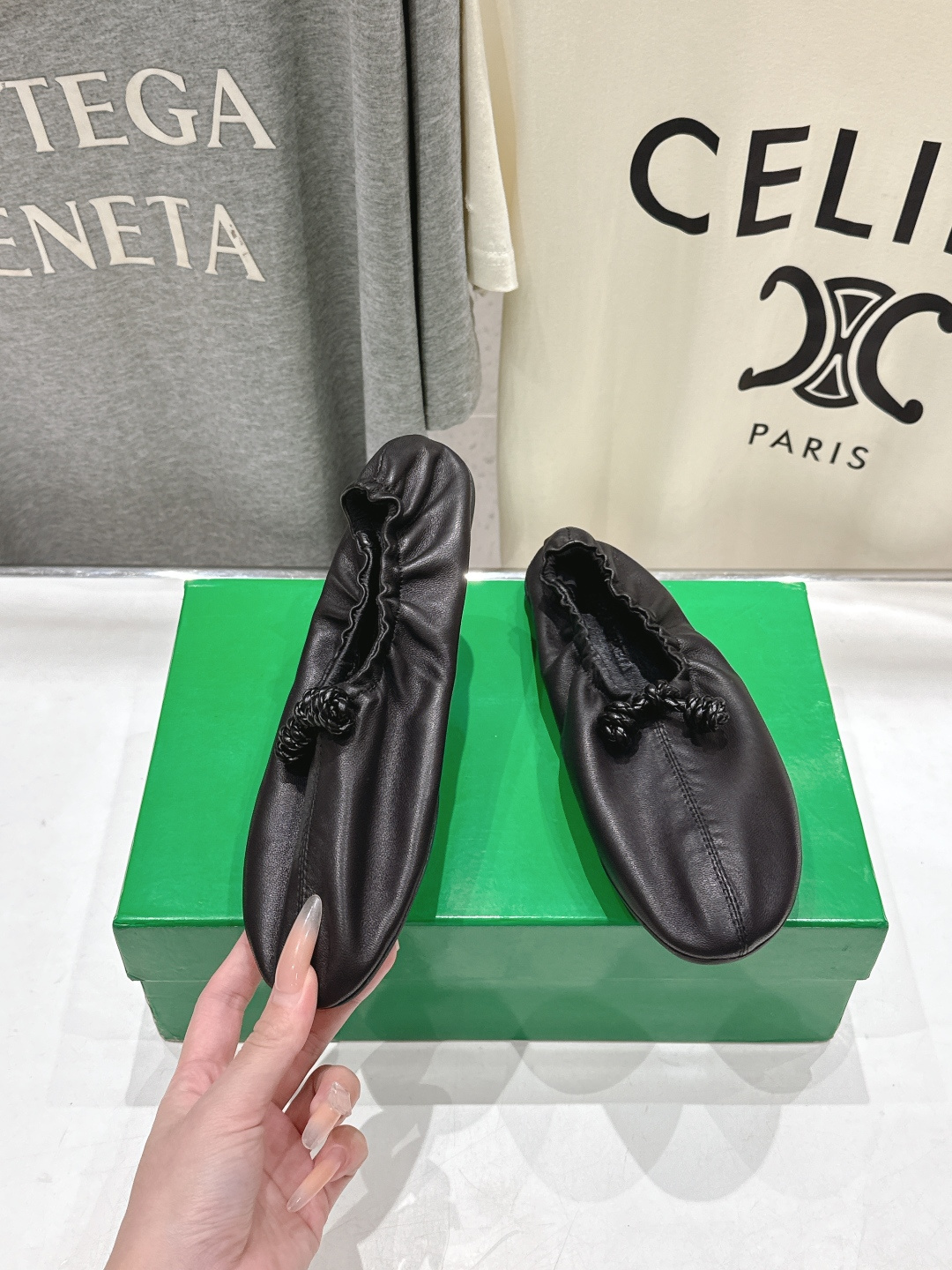 高版本出厂 Bottega Veneta/BV F065 2026ss新款深口玛丽珍平底鞋芭蕾舞鞋 小圆头的设计 通勤必