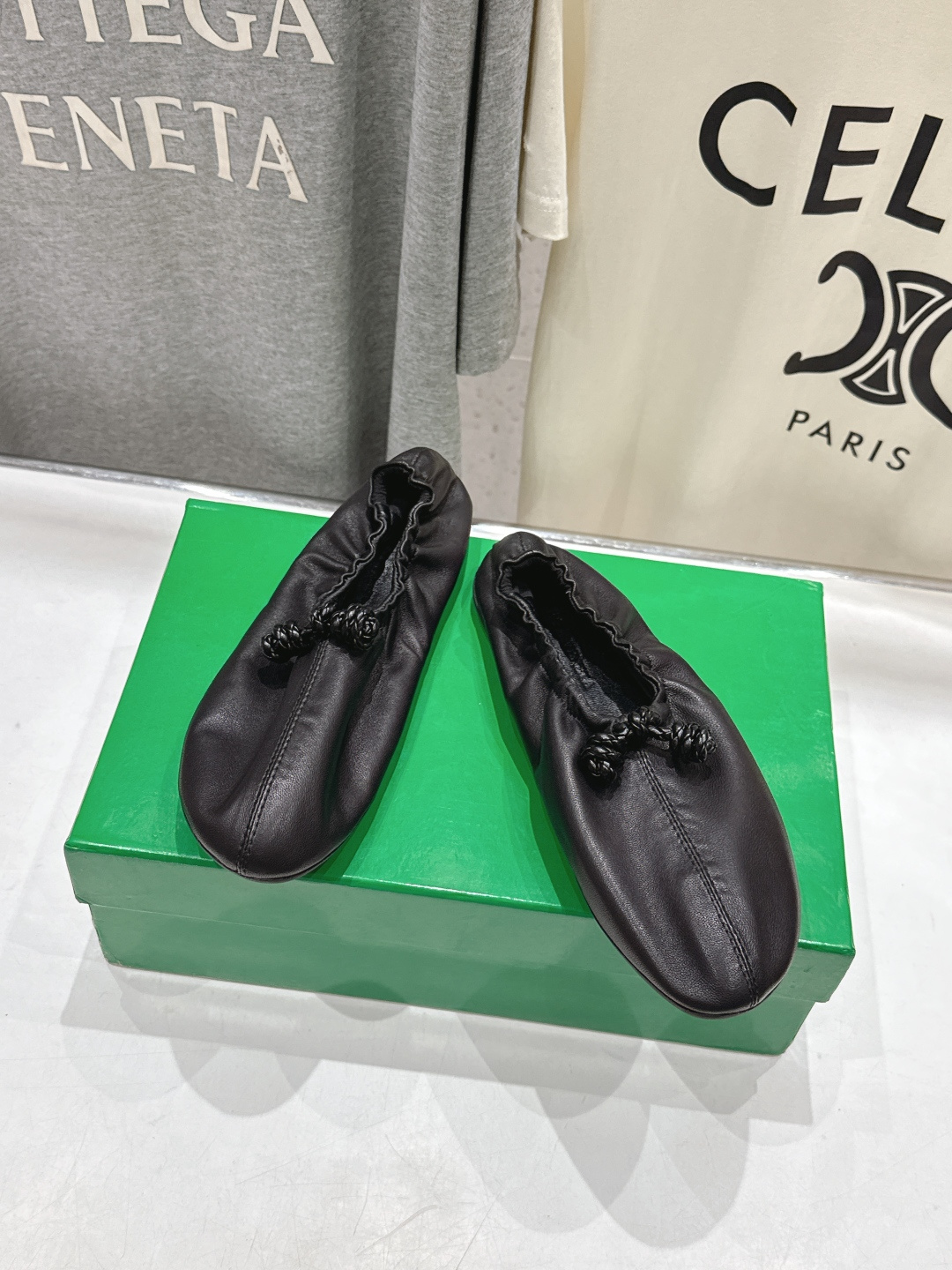 高版本出厂 Bottega Veneta/BV F065 2026ss新款深口玛丽珍平底鞋芭蕾舞鞋 小圆头的设计 通勤必