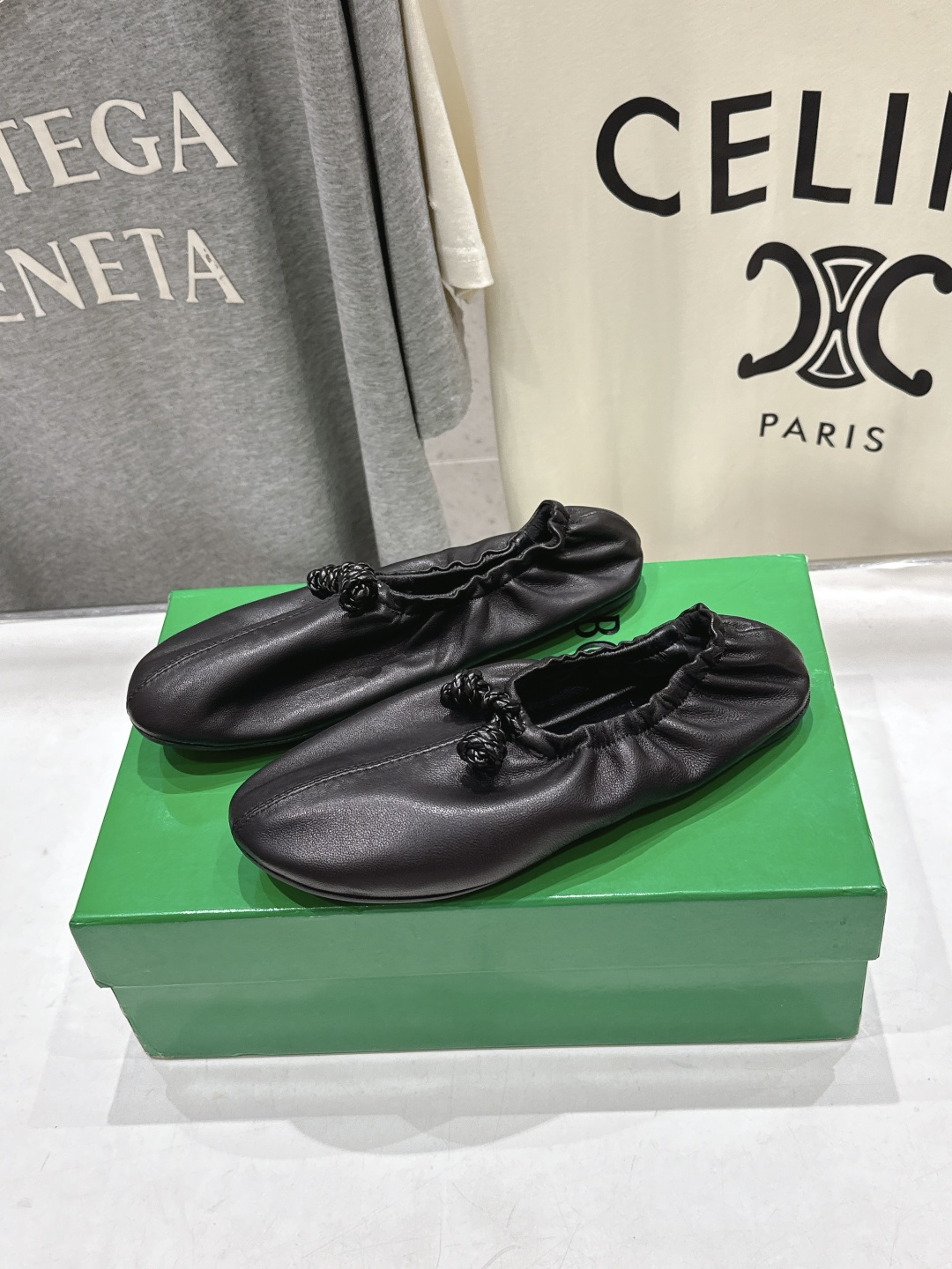 高版本出厂 Bottega Veneta/BV F065 2026ss新款深口玛丽珍平底鞋芭蕾舞鞋 小圆头的设计 通勤必