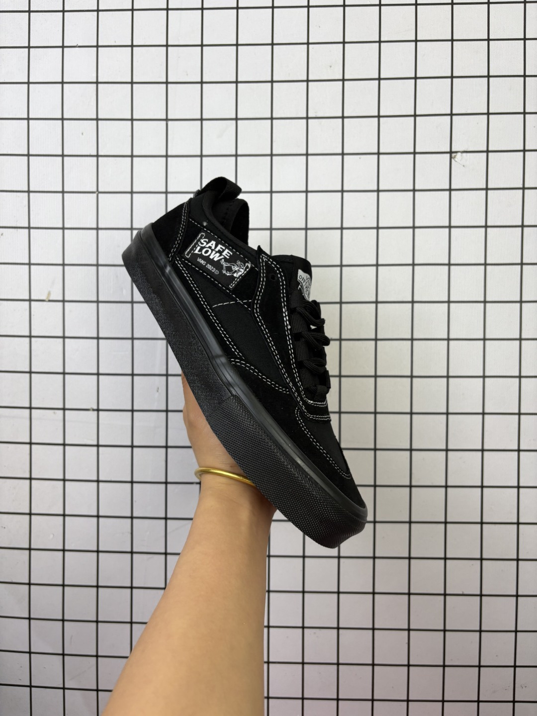 💰150
VANS/万斯 男女鞋硫化工艺，升级原装铝楦数据开发鸟嘴楦型，精准收腰起翘牛津大底❗ 专业为滑板而生,范斯Vans Chukka Push Skate"Black/White"推进系列低帮复古硫化休闲运动滑板板鞋 

类型：男女鞋
码数：35 36 36.5 37 38 38.5 39 40 40.5 41 42 42.5 43 44
编码：648