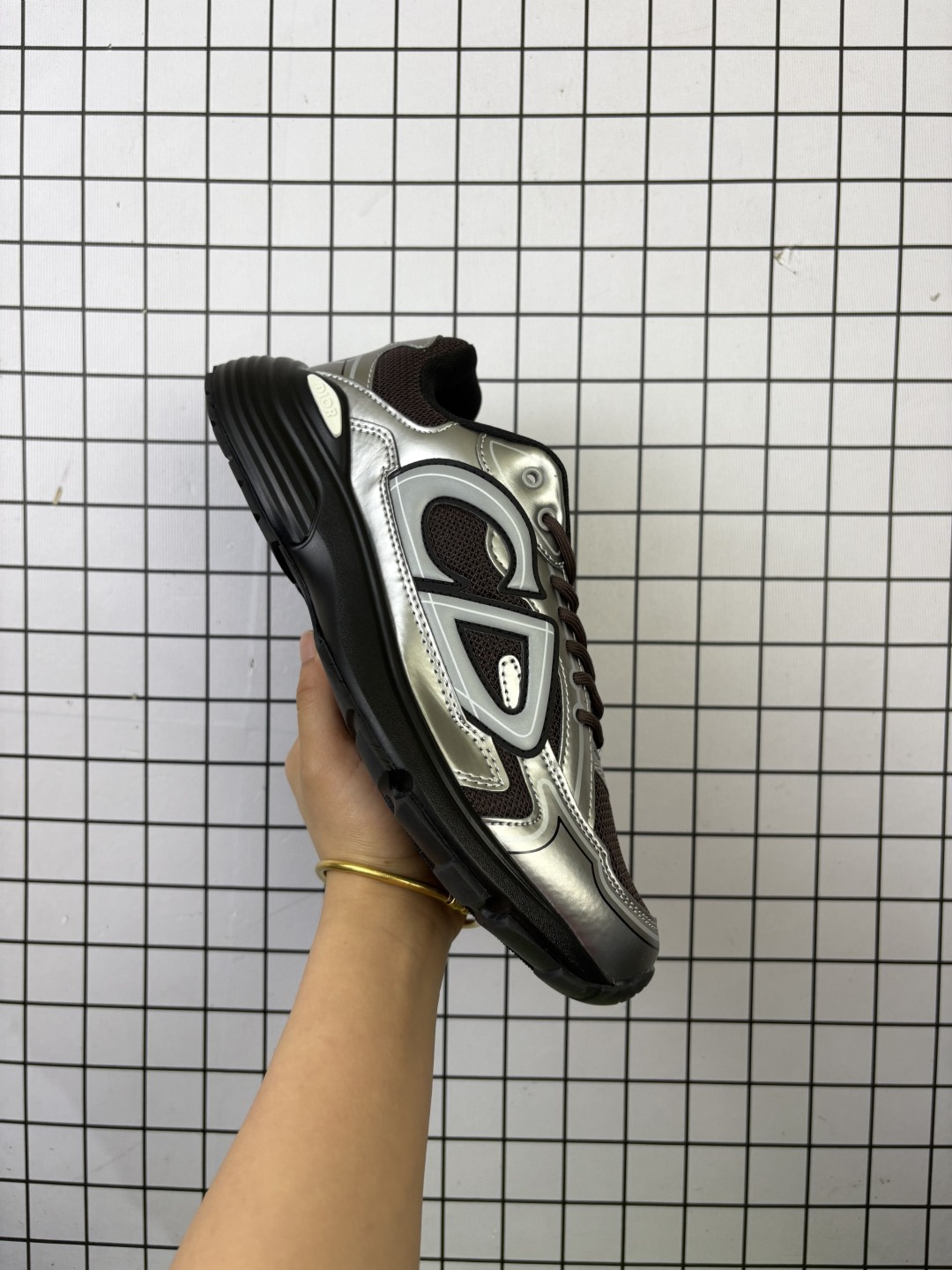 💰130
Dior迪奥B30网眼织物厚底系带休闲低帮运动鞋男女同款老爹鞋
货号:G8513
尺码:40-45
编码103