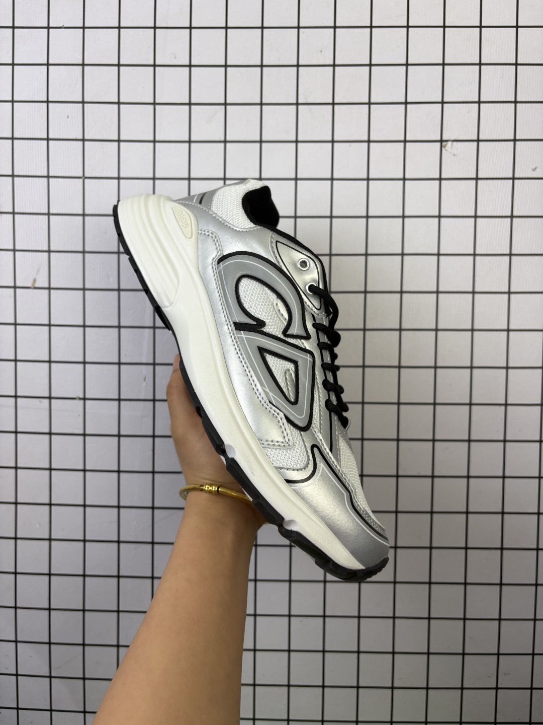 💰130
Dior迪奥B30网眼织物厚底系带休闲低帮运动鞋男女同款老爹鞋
货号:G8513
尺码:40-45
编码103