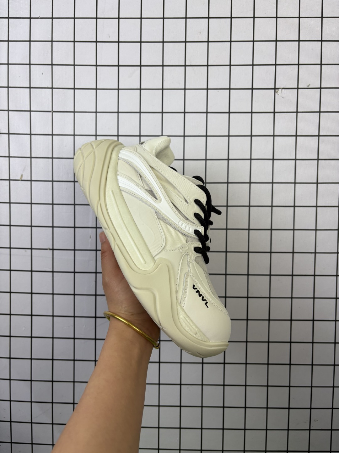 💰180 国内自制 VNVL 圆头系带 低帮 生活休闲鞋 完美鞋型超高的清洁度 零毛边线头瑕疵 全套原楦原纸版原鞋开模 全网最具灵魂的版型 正确原装鞋盒 正确中底印花 货号:700-2 尺码:35-40 编码旭D