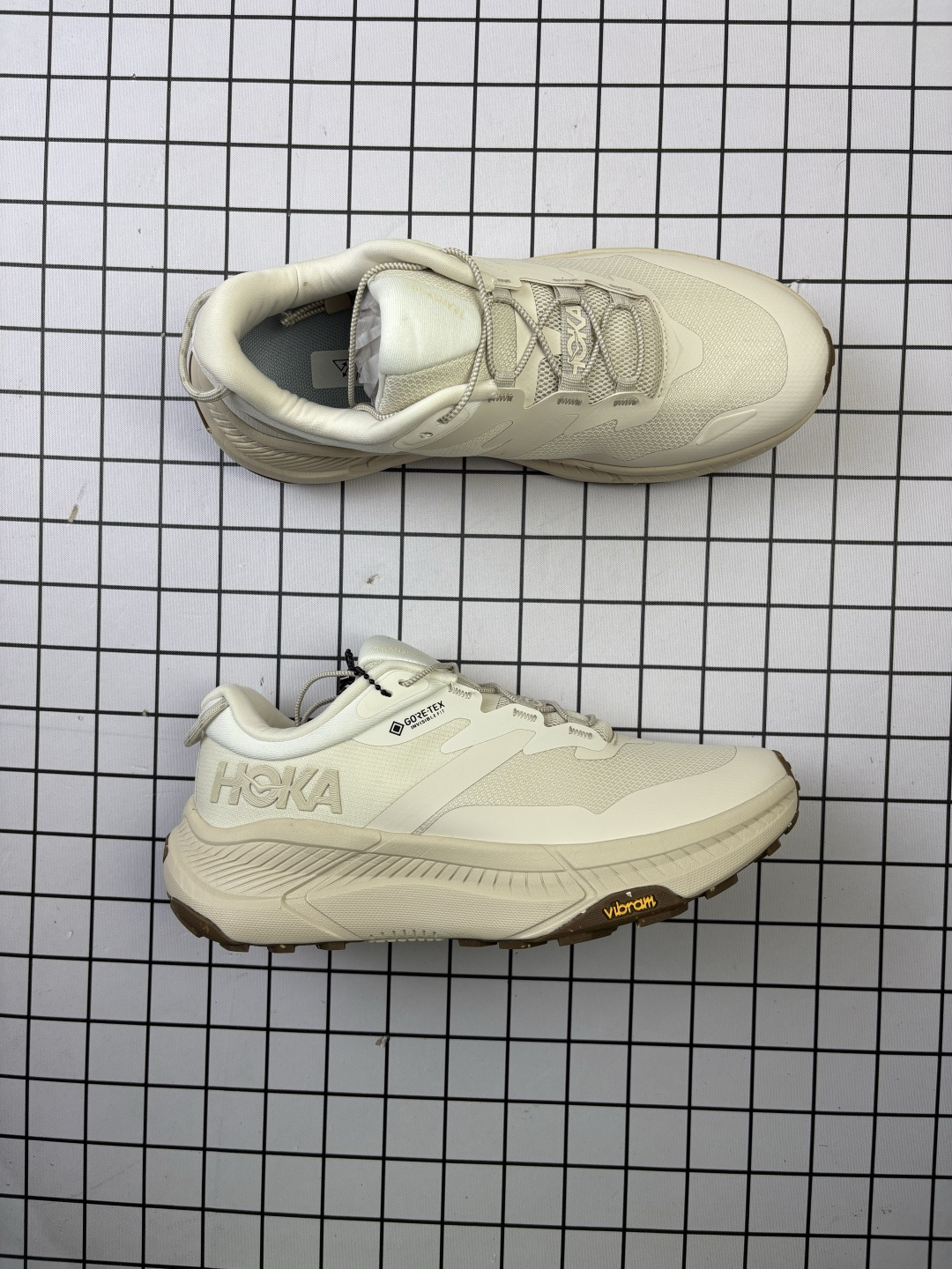 💰140
采用热熔尼龙科技鞋面材质,搭载轻量化材料超轻量泡棉中底,外置V版橡胶防滑黄金大底❗️全新户外鞋款,美国新兴跑鞋品牌Hoka One One Project Transport 项目运输系列低帮厚底轻量户外越野运动慢跑鞋 113395F EEGG
码数:36 36.5 37 38 38.5 39 40 40.5 41 42 42.5 43 44 44.5 45
编码688