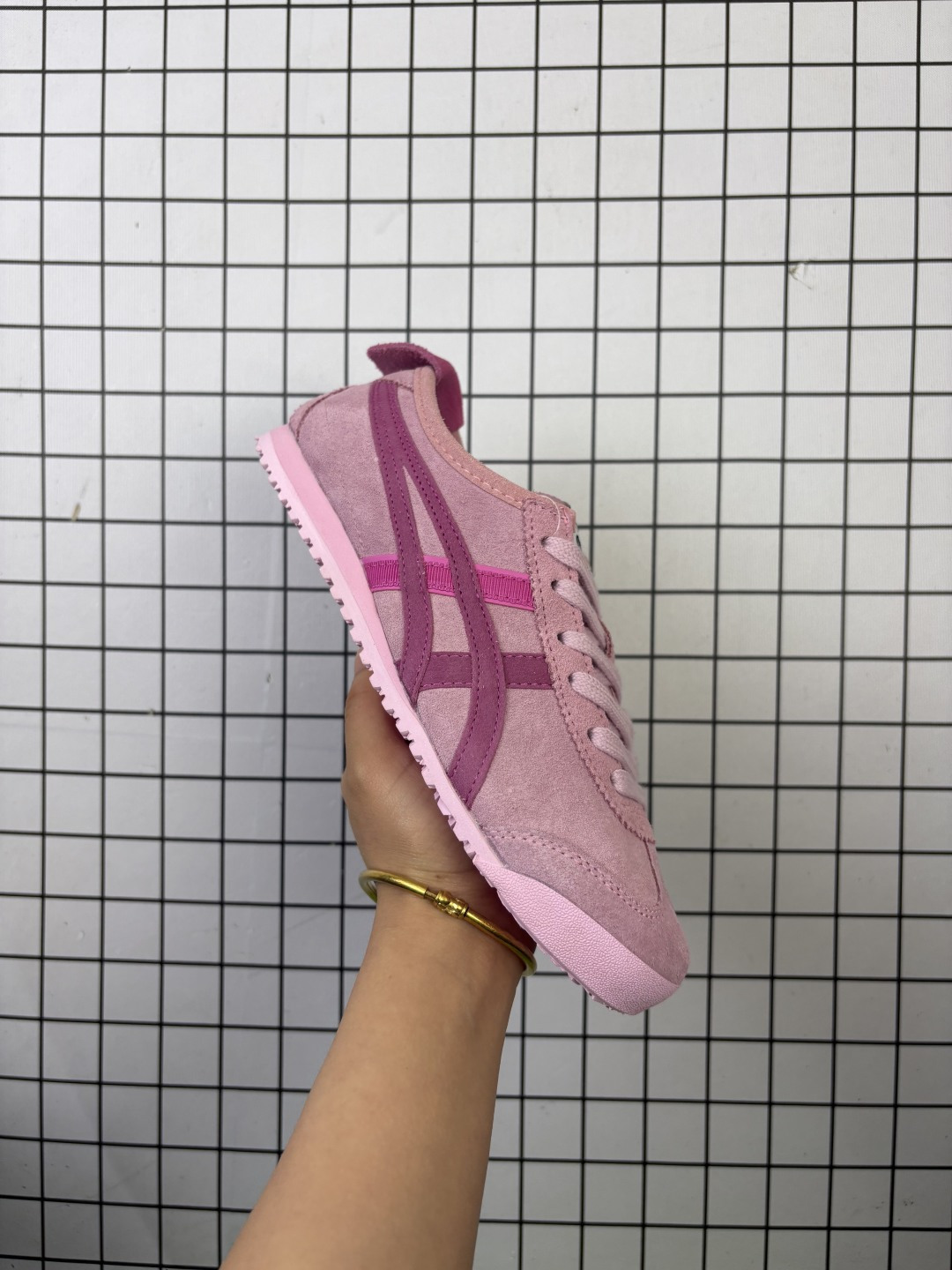 💰85
鬼塚虎/Onitsuka Tiger Mexico 66®经典墨西哥系列复古经典百搭板鞋休闲运动鞋慢跑鞋 
货号：1183C380-001
尺码：35～45带半码
编码757