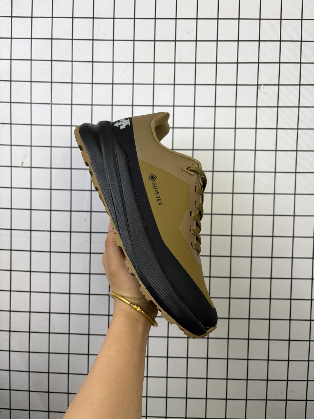 💰170 迪桑特DESCENTE DUALIS都市通勤 全地形GORE-TEX防水 运动休闲鞋 货号:D3431 RRN28 尺码:36~45 编码755