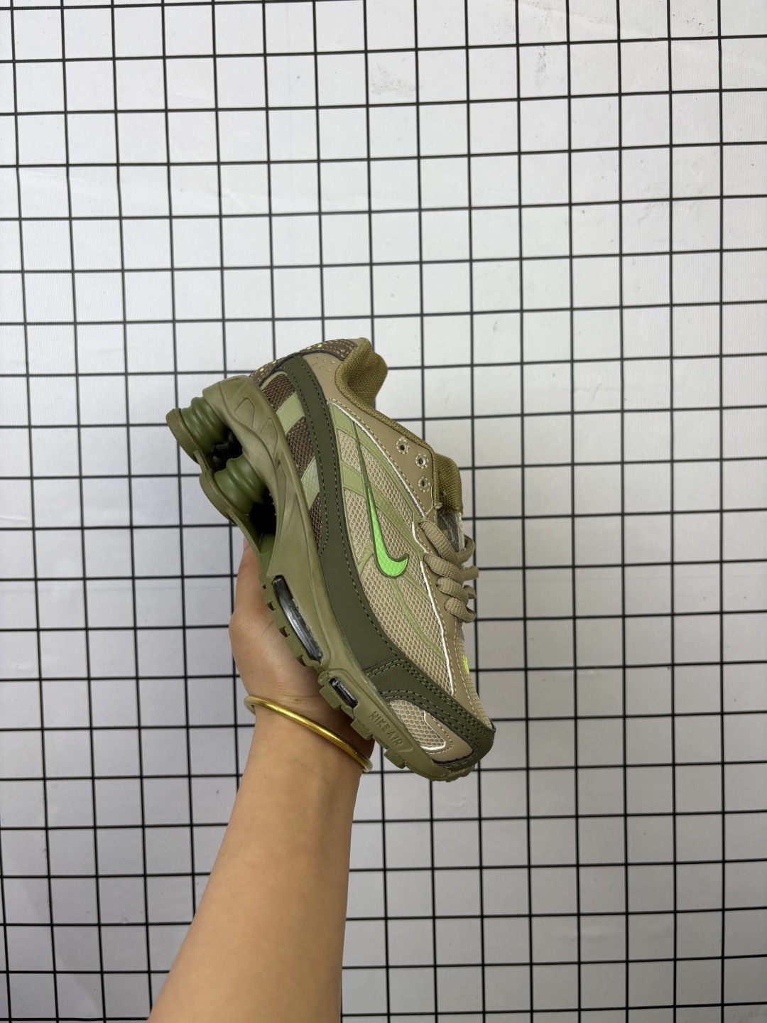 童鞋:耐克 Nike Shox Ride 2 Sp x Supreme联名款 R4全掌气垫缓震跑步鞋 织物材质 货号:HN1615 编码新Y