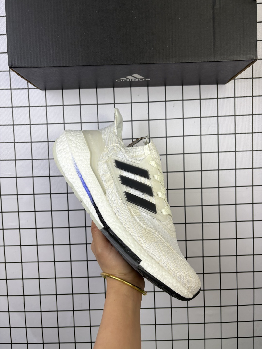 Adidas/阿迪达斯 UB2021系列 💯男女鞋真标真爆材质,升级原楦原纸版开发版型,全新Primeknit纹路编织高频处理鞋面,采用更加厚实BOOST中底❗️2021SS全新阿迪达斯Adidas Ultra Boost 2021"All White"UB2021版袜套式针织鞋面休闲运动慢跑鞋“武士全白 FY0379 类型:男女鞋 编码699