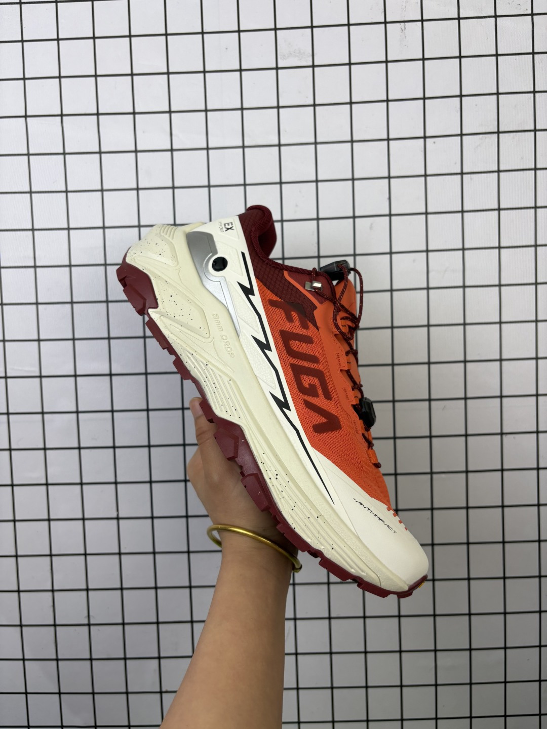 公司级✅凯乐石 KAILAS FUGA EX3厚底缓冲徒步跑山网布TPU减震防滑透气包裹性抗冲击轻便回弹 低帮 超强抓地力徒步跑步鞋 BOA适配系统 通过旋钮一键实现快速调节松紧 快速穿脱 YIBRAM MEGAGRIP湿地止滑大底 提供强劲抓地力 驾驭干湿路面 ECCEVAI 厚底回弹中底 缓冲回弹 泵感十足 更抓地 减少消耗-前掌加宽4% 后跟加宽15% 更缓震久跑不累-缓震回弹提升20% 更稳定 减少关节伤害-加高和梯形设计加宽 更包裹 更舒适-楦型升级 加强脚背中腰包裹性 货号:KS2513108 编码大Y