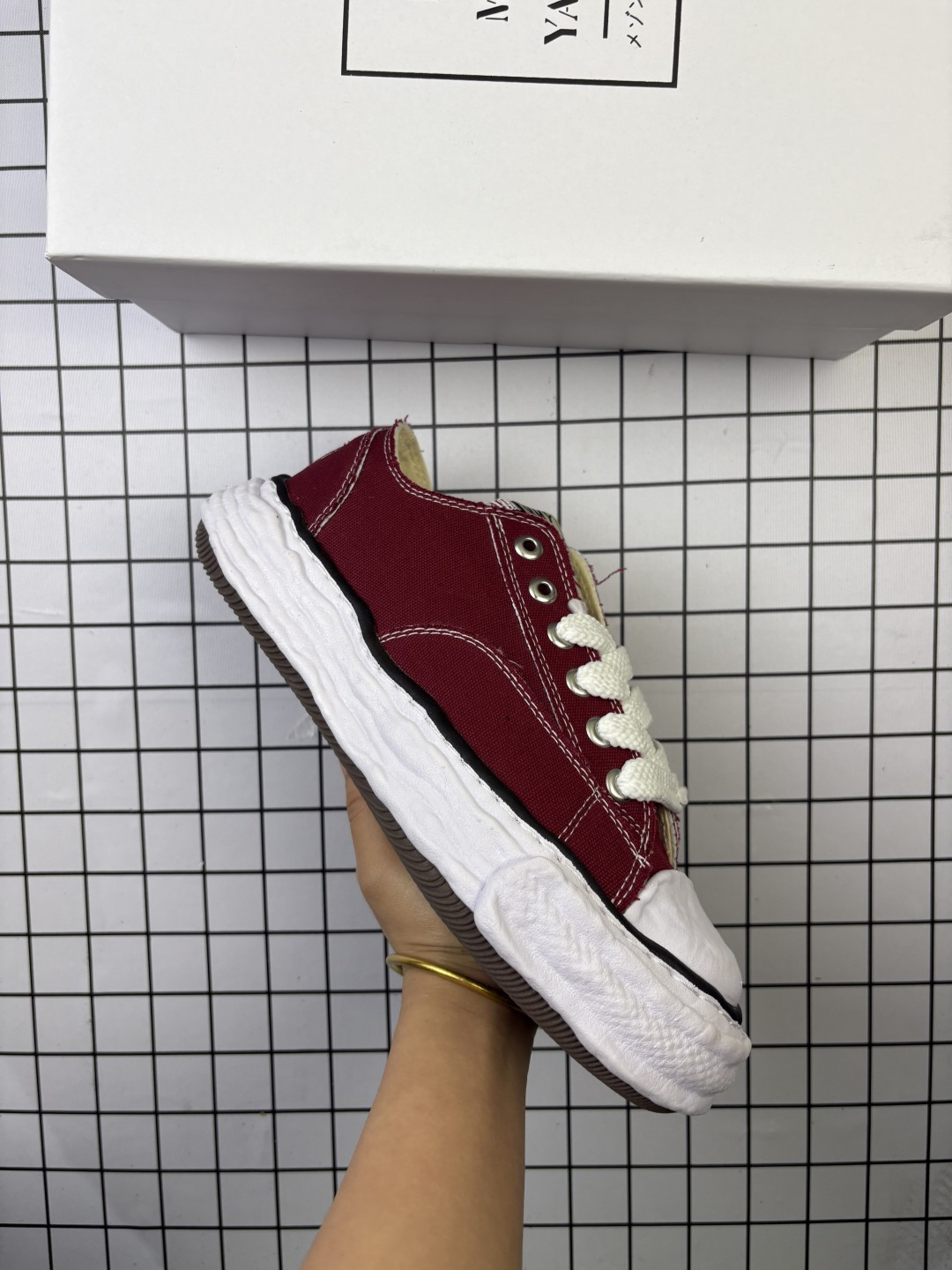 【公司级】余文乐挚爱单品 MMY Blakey 脏脏鞋 复古溶解风 概念时装设计师・三原康裕品牌MMY/Maison MIHARA YASUHIRO Original Sole Canvas Low 变形溶解雪糕底低帮休闲百搭帆布面板鞋增高厚底老爹鞋.新款MMY三原康裕Blakey贝壳头溶解休闲板鞋日系运动鞋 MMY Blakey 三原康裕溶解鞋,贝壳头系列,上脚都是杠杠的好看,太百搭了,真的要吹爆三原康裕的贝壳头,比阿迪达斯的贝壳头高级太多,加上溶解大底,简直就是yyds. 类型:男女鞋 编码103