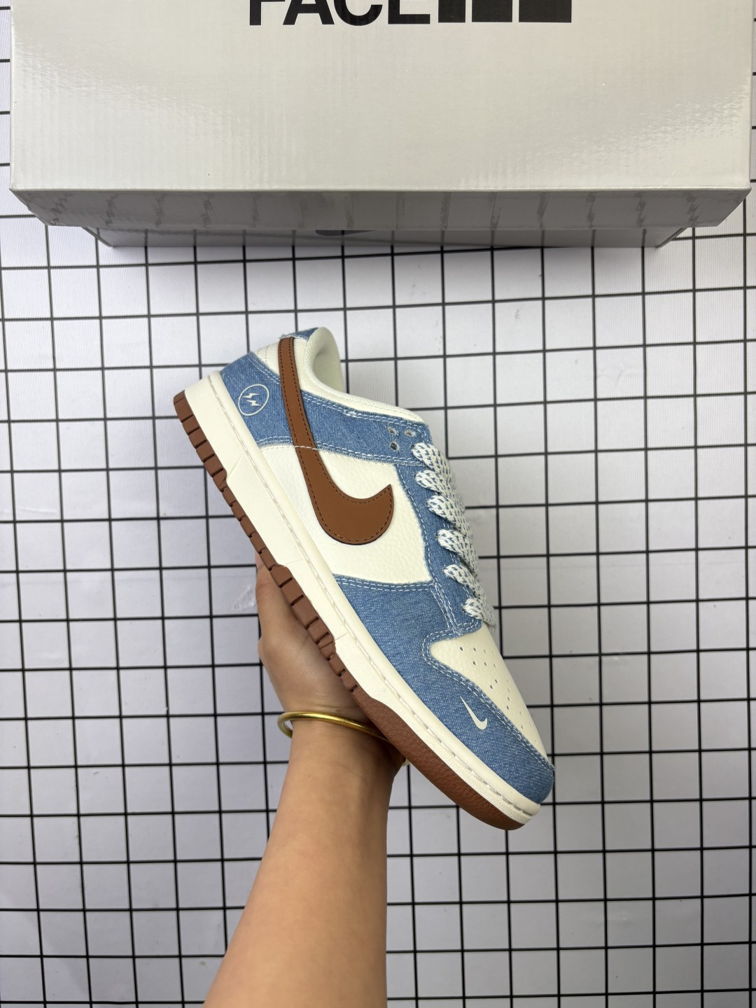 🈴💰90
特价 Nike/耐克 男女鞋真标半码制,全新2021版更新数据窄楦翘头版型,采用猪巴革鞋面材质,缜密拉帮中底布,鞋垫嵌EVA缓震物料及背胶,全新窄版翘头耐磨橡胶大底❗️定制联名,著名户外品牌·北面/The North Face x CDG x Nike SB Dunk Low Lot"Comme des Garcons"扣篮系列低帮休闲运动滑板板鞋“ XX9932-032
类型:男女鞋
码数:36 36.5 37.5 38 38.5 39 40 40.5 41 42 42.5 43 44 45
编码577
编码577