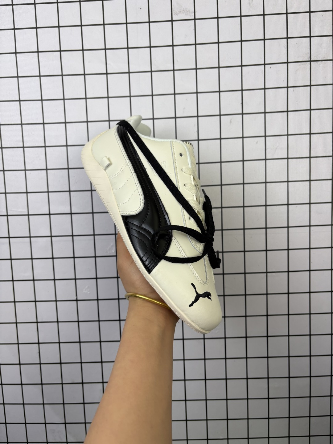 💰115
Rose x Puma Speedcat 联名款 极速赛车系列彪马低帮生活休闲鞋 
404391-01 404390-01
原装档案原数据纸版楦型 二次成型'猛帮'成型工艺制作 男女同款
尺码：35 36 37 37.5 38 38.5 39 40 40.5 41 42 42.5 43 44 
编码699