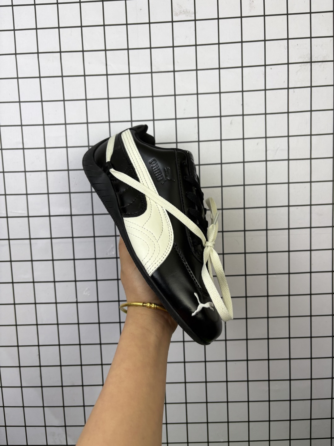 💰115
Rose x Puma Speedcat 联名款 极速赛车系列彪马低帮生活休闲鞋 
404391-01 404390-01
原装档案原数据纸版楦型 二次成型'猛帮'成型工艺制作 男女同款
尺码：35 36 37 37.5 38 38.5 39 40 40.5 41 42 42.5 43 44 
编码699