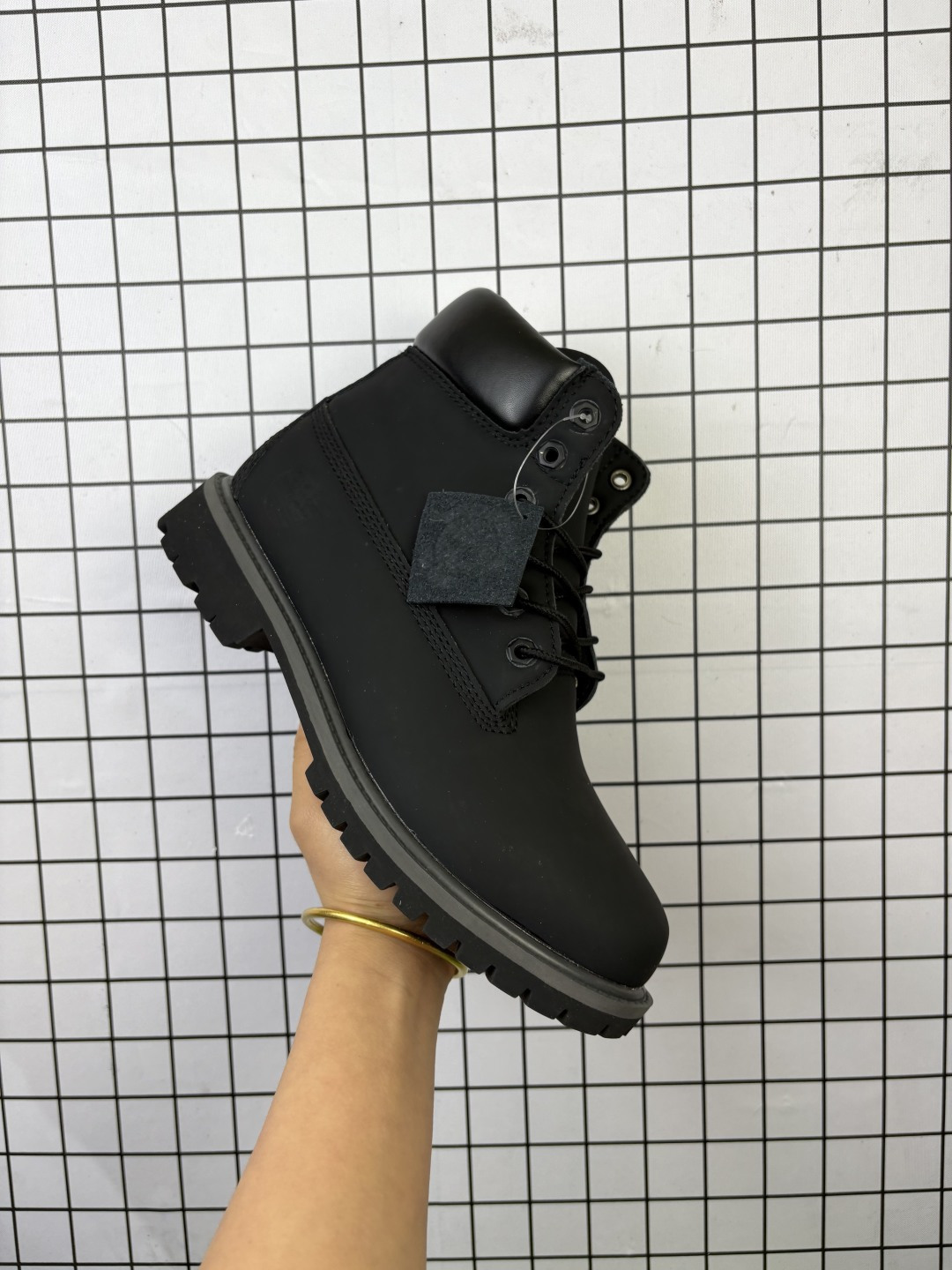 💰110
【公司级】Timberland添柏岚 天伯伦 高帮靴子 运动跑步鞋 户外休闲潮流系列 厚底增高板鞋,搭配防臭防腐鞋垫,给您完美的穿着体验,质量考究耐穿,专治不帅,高品质脚感一流!
类型:男女鞋
尺码:35.5-46
编码:688