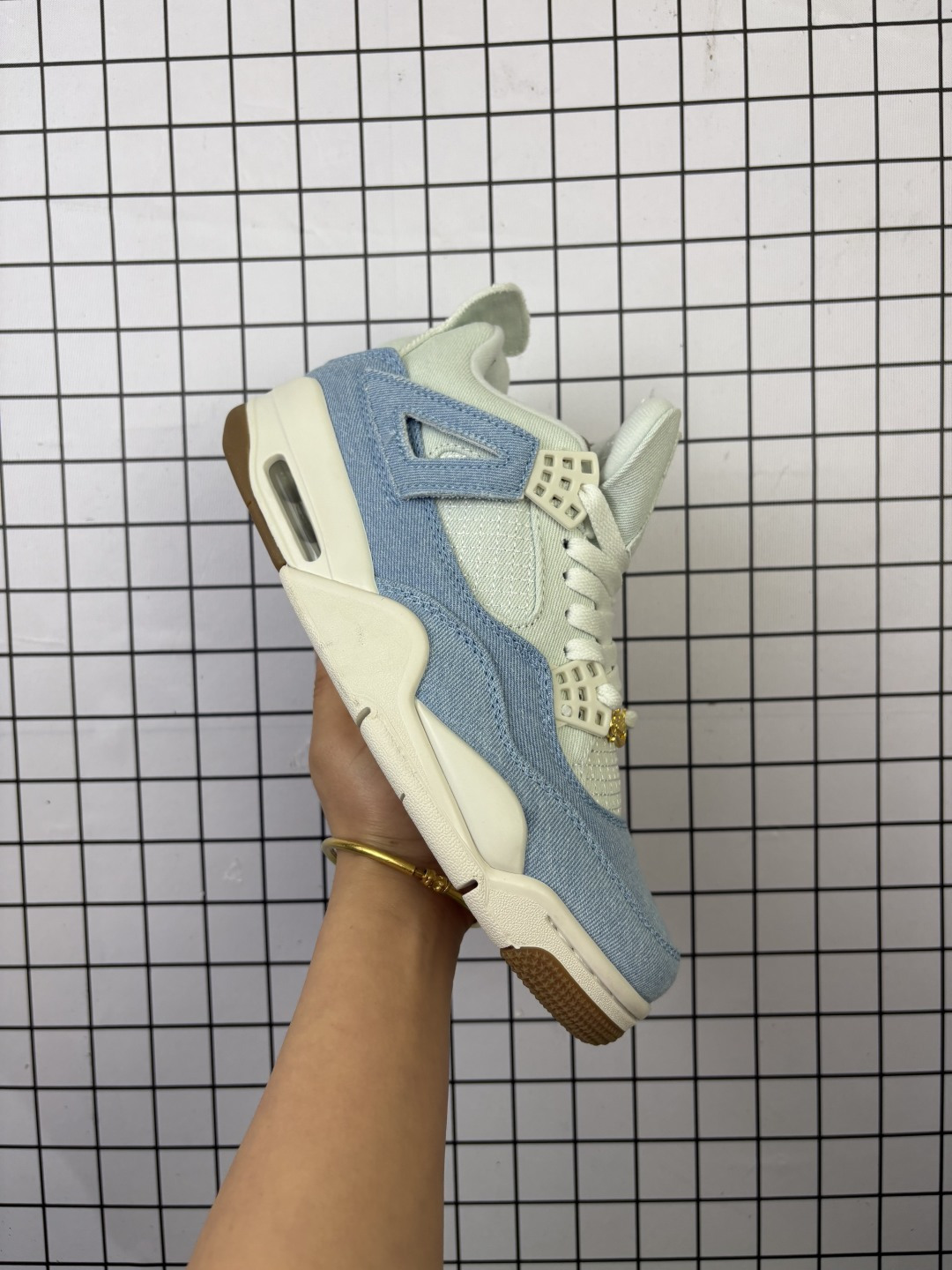 💰140 Nike Air Jordan 4 Retro 耐克迈克尔·乔丹AJ4代中帮复古休闲运动文化篮球鞋 原厂材TPU超Q弹网格材质 缜密拉帮及中底钢印细节 组合开窗式气垫大底 升级原楦原档案数据开发纸版楦型 采用同源纳帕头层皮革鞋面材质 全新底模完美品相清洁度及喷漆效果 货号:IB6716-100 尺码:36～47半 编码大Y
