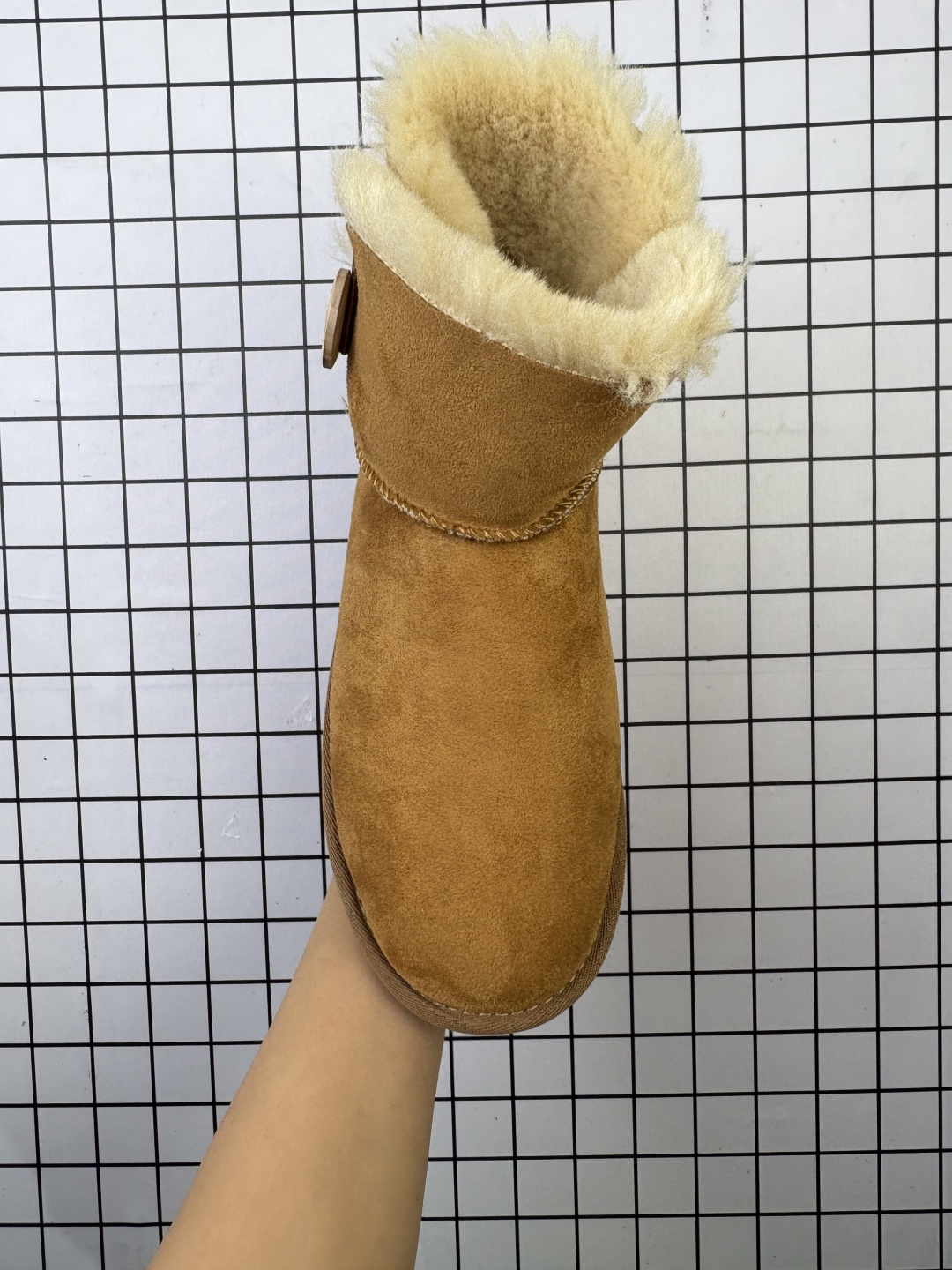 💰105 真标✅UGG MINI BAILEY BUTTON II 秋冬欧美风经典纽扣短筒平底套筒短靴雪地靴女靴 货号:1016422 尺码:36-42 编码大Y