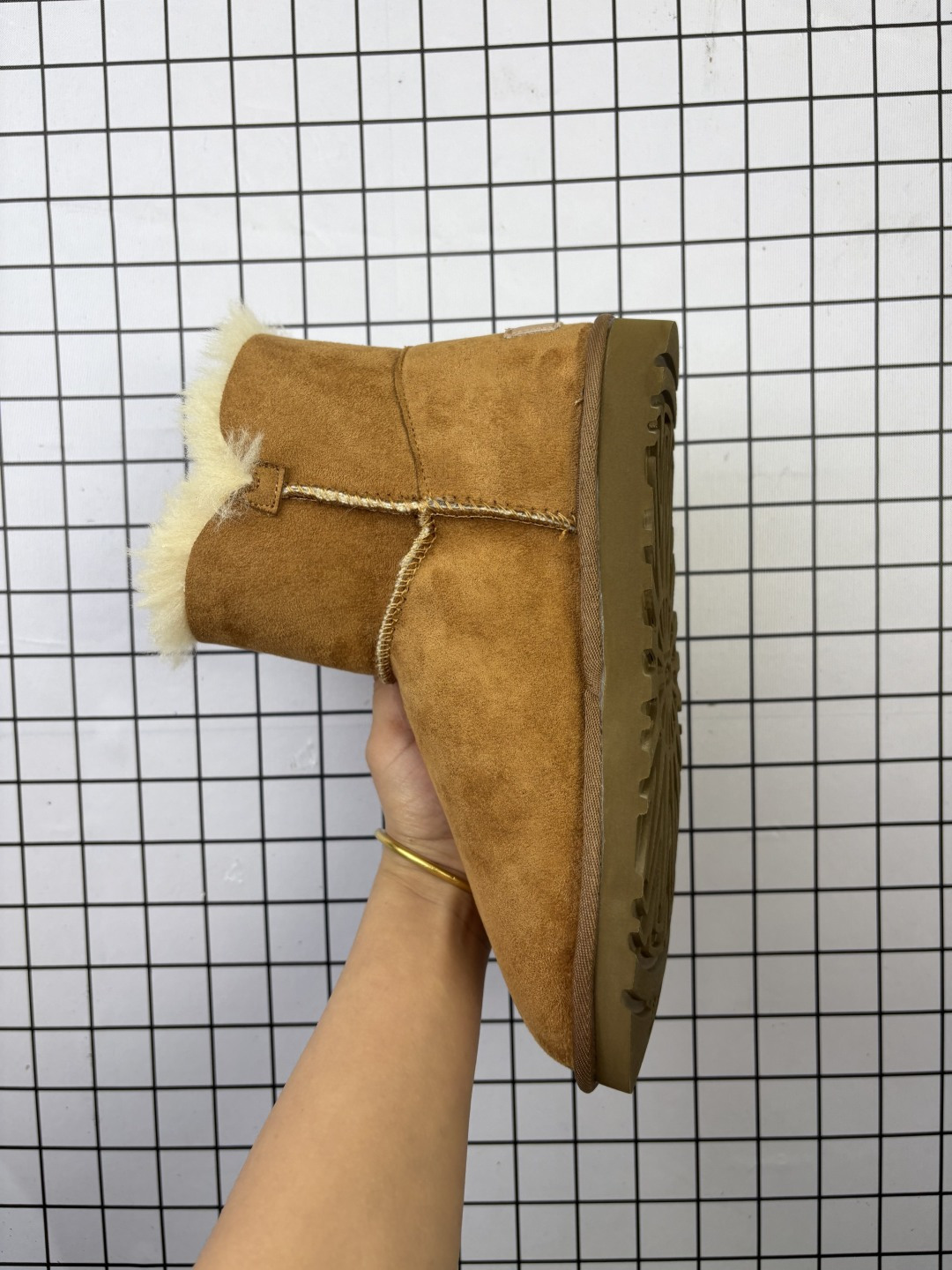 💰105 真标✅UGG MINI BAILEY BUTTON II 秋冬欧美风经典纽扣短筒平底套筒短靴雪地靴女靴 货号:1016422 尺码:36-42 编码大Y
