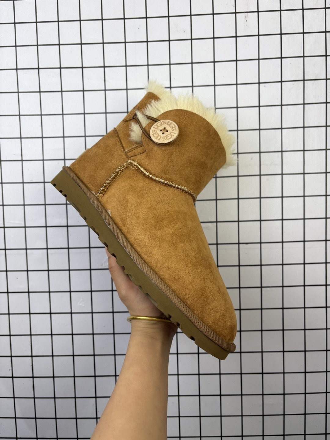 💰105 真标✅UGG MINI BAILEY BUTTON II 秋冬欧美风经典纽扣短筒平底套筒短靴雪地靴女靴 货号:1016422 尺码:36-42 编码大Y