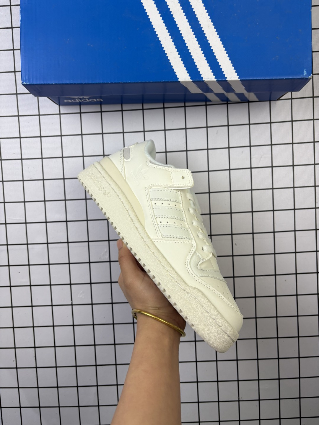 Adidas Forum LOW CL三叶草低邦 经典魔术贴复古板鞋 男女潮流休闲鞋 官方货号:JR8033 编码698