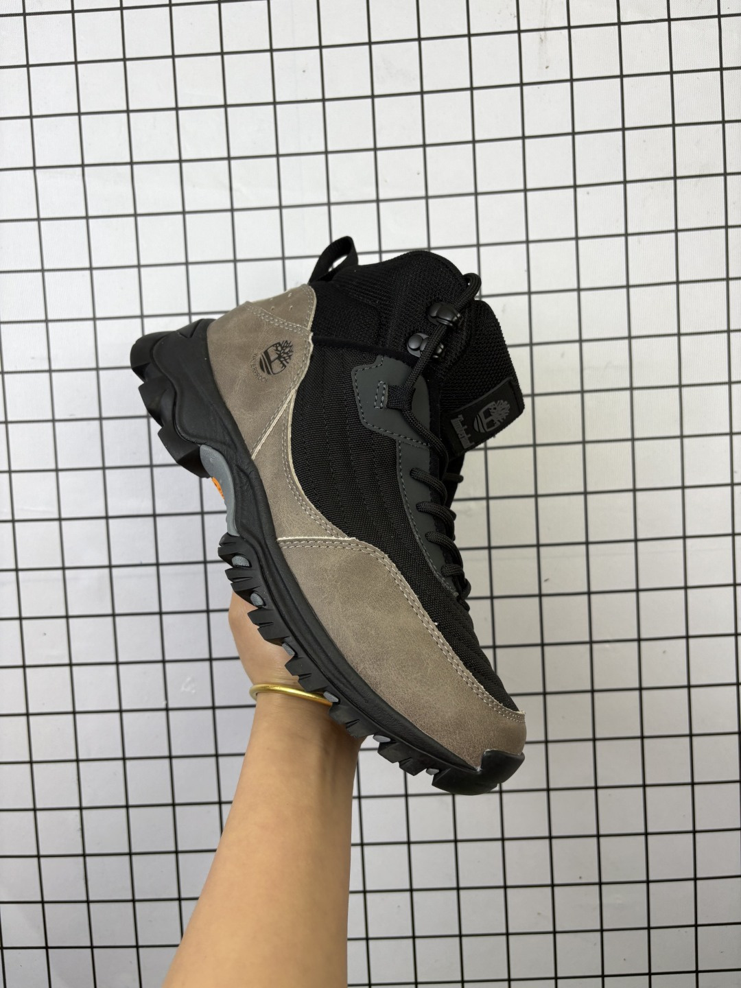 🈴💰210 公司级✅Timberland添柏岚 LACE HKR BOOST 户外防水抓地 中帮耐磨登山鞋 防水皮革与环保织物拼接材质鞋面 舒适透气 鞋内里采用环保再利用织物 及舒缓疲劳可拆卸鞋垫 方便快速系带系统及顶部鞋带钩 及橡胶抓地齿大底 货号:TB 0A6CH5 EJT 尺码:39.5-46 编码57