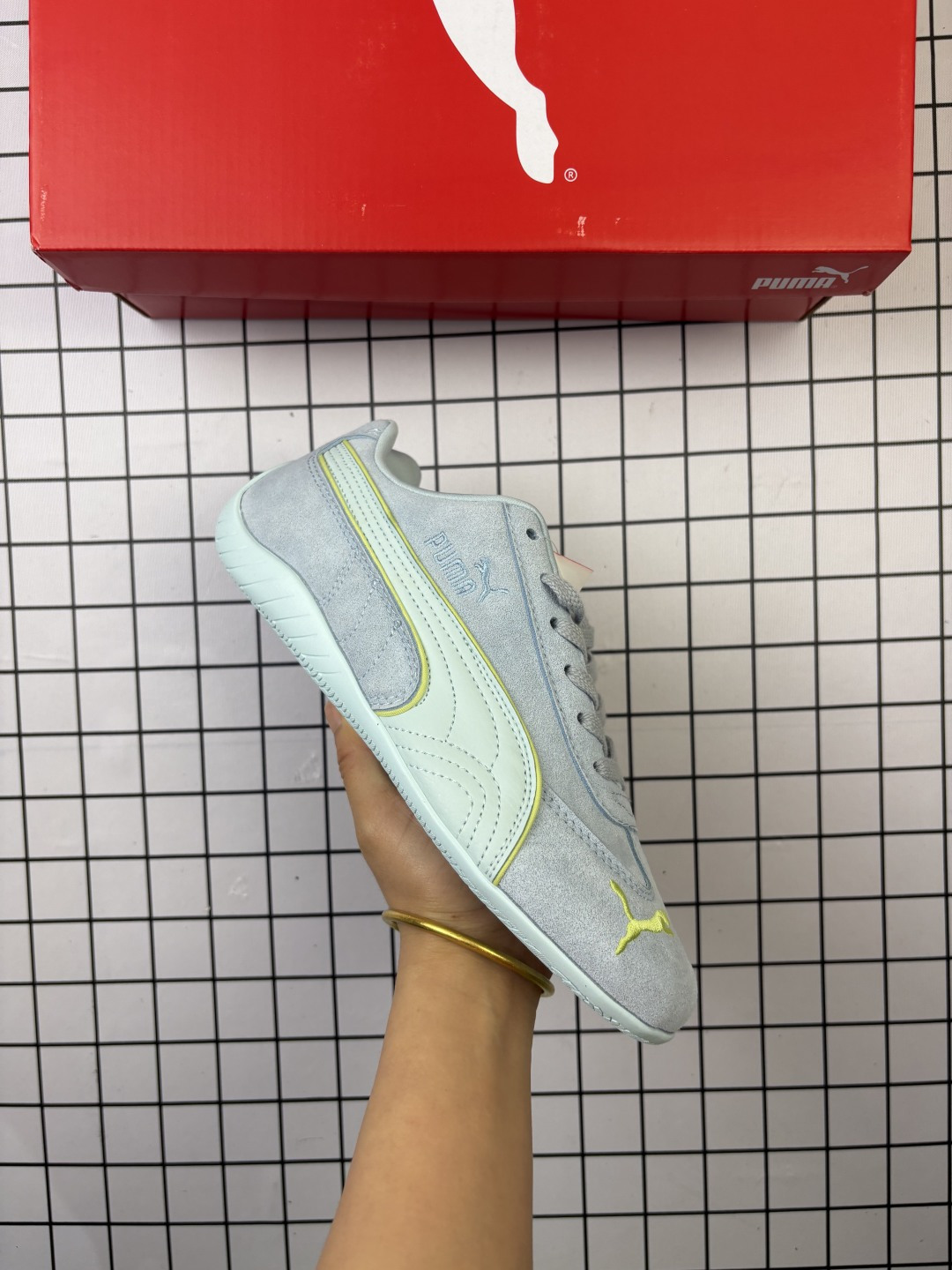 💰90
PUMA/彪马 男女鞋半码制，采用环保绒面革鞋面材质，外置轻量耐磨橡胶大底❗️薄底鞋成为潮人必备!彪马Puma Speedcat LS"Dark Myrtle White"极速赛车系列低帮德训风拼接复古百搭休闲运动赛车鞋“ 401657

类型：男女鞋
码数：36 37 38 38.5 39 40 40.5 41 42 42.5 43 44 45
编码元