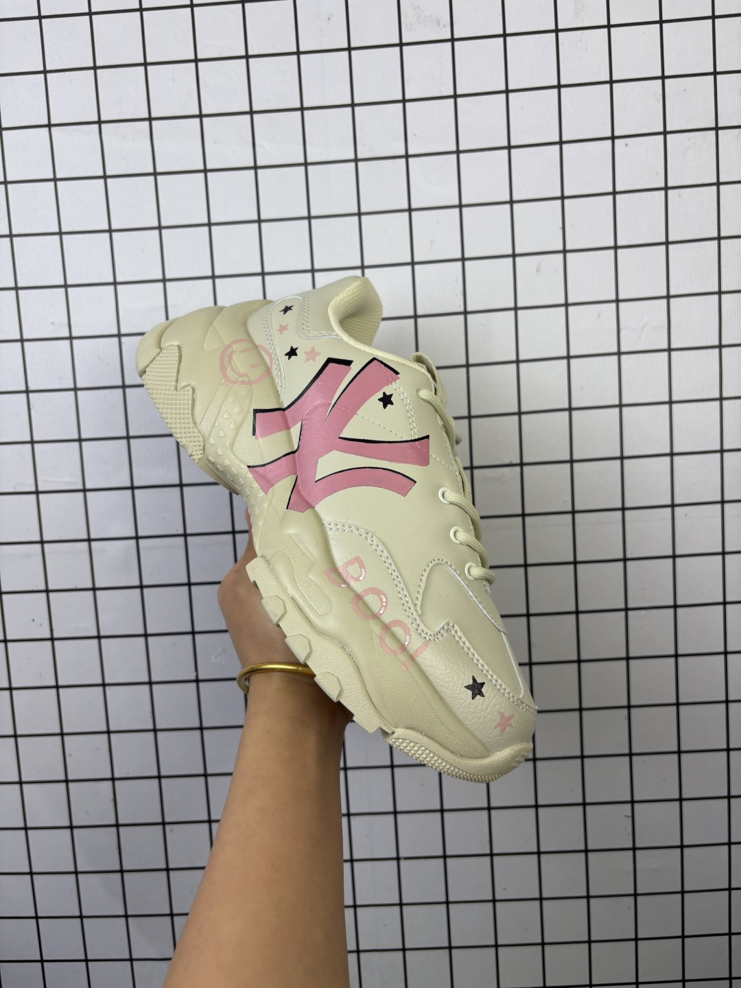 MLB/韩国F&F旗下运动品牌 公司级 MLB老爹鞋💯男女鞋真标半码制,采用优质轻量克重纤维移膜皮革材质鞋面,全新独立开发6cm厚度组合磨具大底❗️爆火女神显高显腿长款🔥Korea韩国SS19限定发售🇰🇷NY美国榄球洋基队限定🏈 x MLB Big Ball Chunky A Running厚底老爹厚底休闲运动慢跑鞋“米白黑NY印花 32SHC1011N 类型:男女鞋 编码698