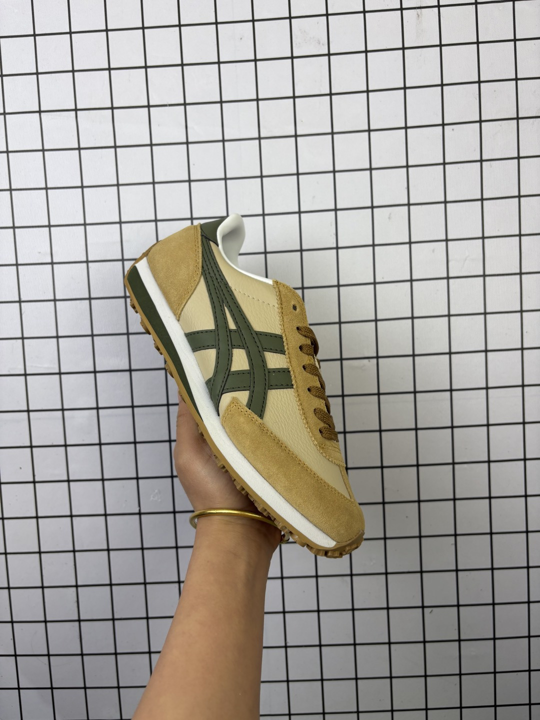 💰130
公司级✅Onitsuka Tiger鬼塚虎 Edr 78 舒适百搭防滑耐磨 低帮跑步鞋
货号:1183B411-250
尺码:36 37 37.5 38 39 39.5 40.5 41.5 42
编码768