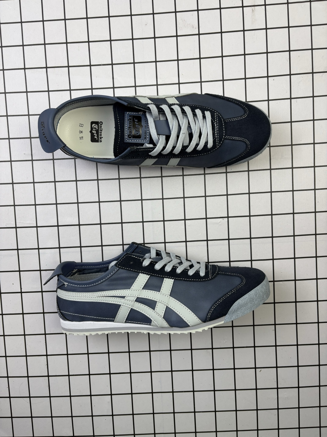 💰120 公司级✅Onitsuka Tiger NIPPON MADE 鬼冢虎手工鞋系列 最高版本MEXICO 66 DELUXE メキシコ 66 デラックス独家!同步官方,手工鞋新款三联吊牌!系带/免系带两用穿法!高密度双层组合中底板,根据楦头形状预定型,完美贴合脚弓!高弹性EVA成型鞋垫,支撑性能强,可以缓冲双足压力,减轻疲劳! 货号:1183C176-020 Size:36 37 37.5 38 39 39.5 40.5 41.5 42 42.5 43.5 44 45 编码768