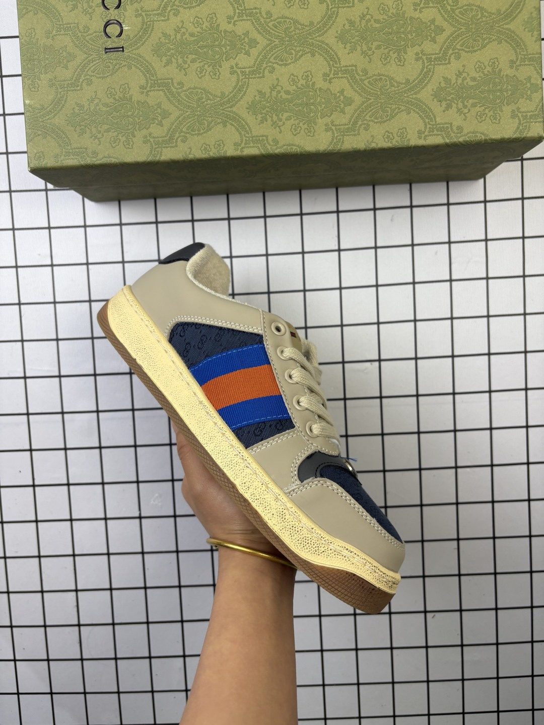 🈴💰90
Gucci Distressed Screener sneaker古驰经典小脏鞋复古学院风原型复古百搭做旧老爹板鞋
码数:36 36.5 37 38 38.5 39 40 40.5 41 42 42.5 43 44 44.5 45
编码旭D