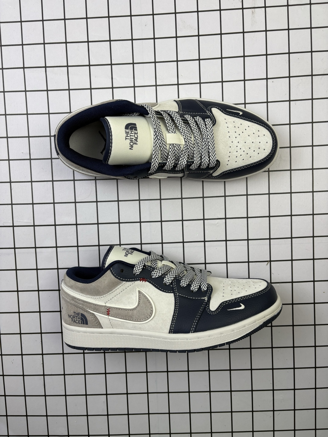 💰150
Jordan/乔丹 男女鞋真标半码制,采用软质荔枝纹牛剖革组合猪巴革鞋面材质,缜密拉帮中底布,鞋垫嵌EVA缓震物料及背胶,内置气垫及耐磨橡胶大底❗️创意定制联名配色,著名户外品牌·北面/The North Face x Nike Air Jordan 1 Low OG"CDG"AJ1乔丹一代经典低帮文化百搭休闲运动篮球鞋 DM9188-015
类型:男女鞋
码数:36 36.5 37 38 38.5 39 40 40.5 41 42 42.5 43 44 45
编码577