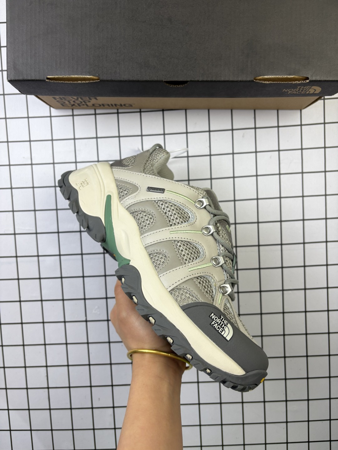 🈴💰240
北面THE NORTH FACE Hedgehog系列 网布 舒适 防滑耐磨防水透气抓地 低帮 徒步鞋 男女同款 黑色 
货号：NF0A8ADUKT0 095
码数：36-45半
编码：701