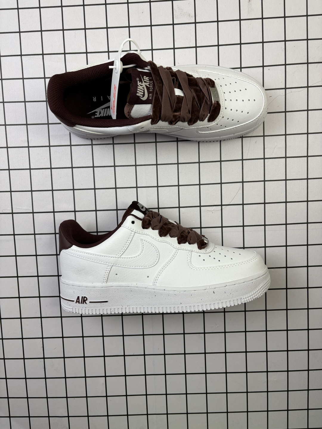 💰160
Nike/耐克 原楦原纸版数据开发版型,采用硬质牛剖皮革鞋面材质,内置全掌Air Sole气垫❗官方新色,耐克Nike Air Force 1’07 Low Next Nature"White/Pink"空军一号经典低帮百搭休闲运动板鞋 HV4403
类型:男女鞋
码数:36 36.5 37.5 38 38.5 39 40 40.5 41 42 42.5 43 44 45
编码719