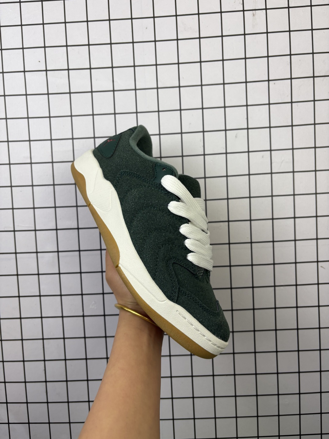 Nike Air Jordan Session 耐克 舒适百搭 防滑耐磨 低帮 板鞋 延续90年代滑板鞋的面包轮廓造型 采用全皮质鞋身内衬加厚设计 后跟点缀 整体风格低调干练 搭载橡胶大底 具备耐磨 防滑性能 适合日常休闲及轻度运动场景 货号:IB3731-400 编码554