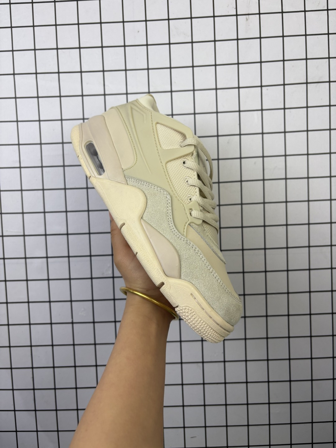 Jordan/乔丹 AJ4代重置版系列 男女鞋半码制,采用翻毛皮组合粒面牛剖革鞋面材质,缜密定位拉帮及注胶效果,中底PU内嵌开窗式Air缓震气垫❗颜值没的说!耐克Nike Wmns Air Jordan 4 Retro RM"Light Legend Brown"迈克尔·乔丹AJ4代重置版系列中帮复古休闲运动文化篮球鞋“浅米白 FQ7940-200 类型:男女鞋 编码:093