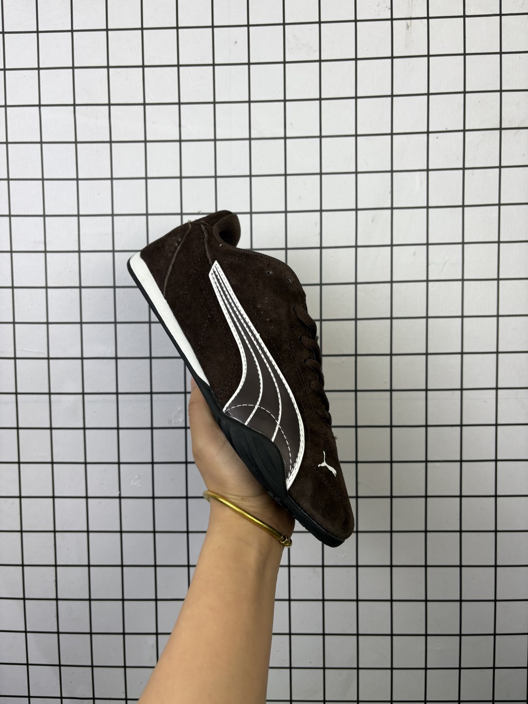 💰130
公司级：Puma Catch Soleil SD 彪马 舒适防滑 低帮休闲德训薄底鞋
货号:402681-05
尺码:35.5  36 37 37.5 38 38.5 39 40 40.5 41 42 42.5 43 44 45
编码553