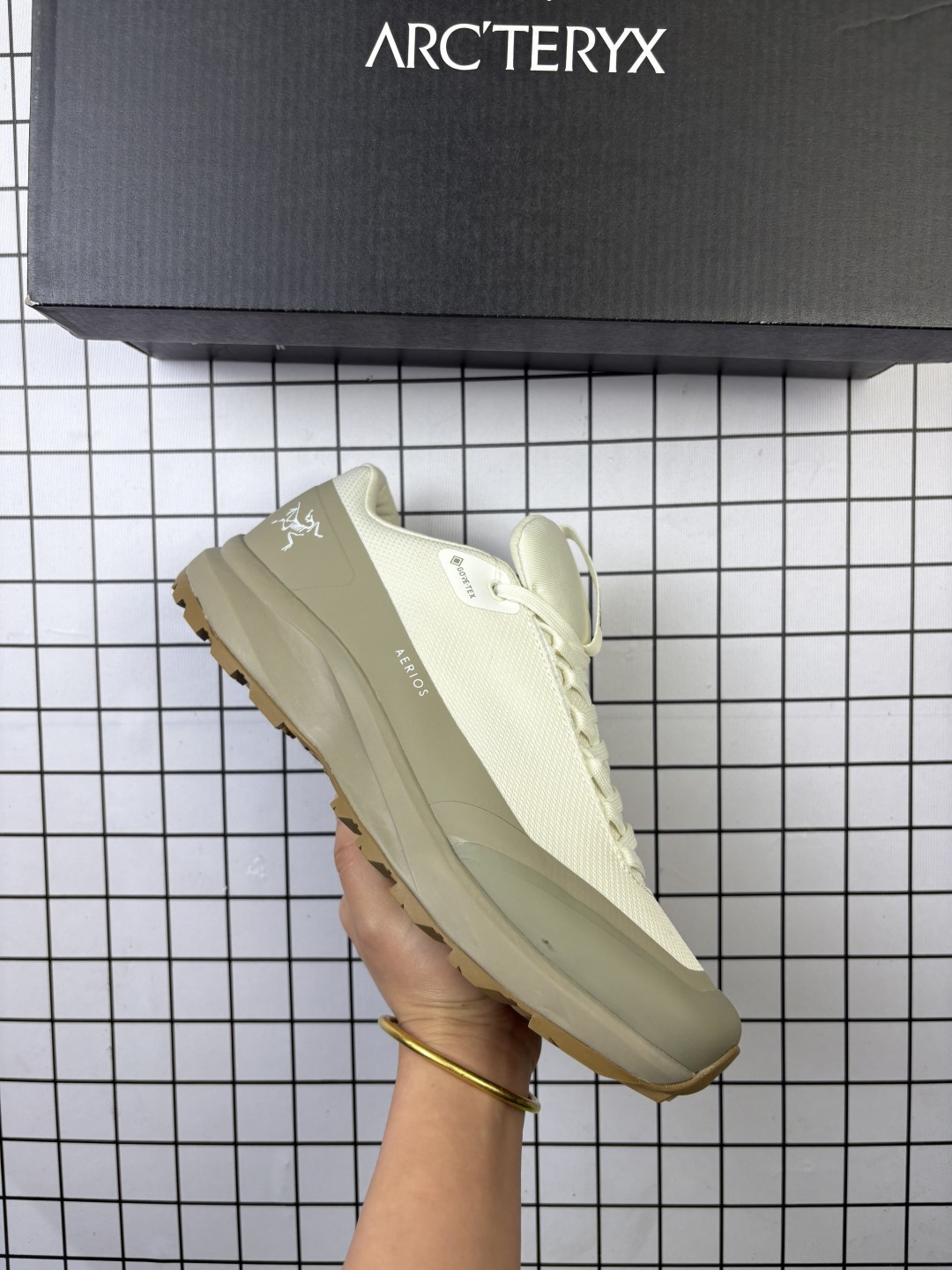 🈴💰180
始祖鸟ArcteryxKonsealLT 户外高性能超轻舒适透气 休闲运动徒步登山鞋 始祖鸟 这款KONSEAL 户外鞋的设计可应对多数技术路线和长途徒步。灵感来自野外跑步鞋,在支撑和保护的基础上更添灵活轻快。Vibram®Megagrip外底在干湿地面上均具有强大的抓地力,TPU鞋底和鞋底凸耳提高了稳定性。极简的设计可减少碎屑进入,并能轻松融入都市环境。
编码707
尺码:36-45