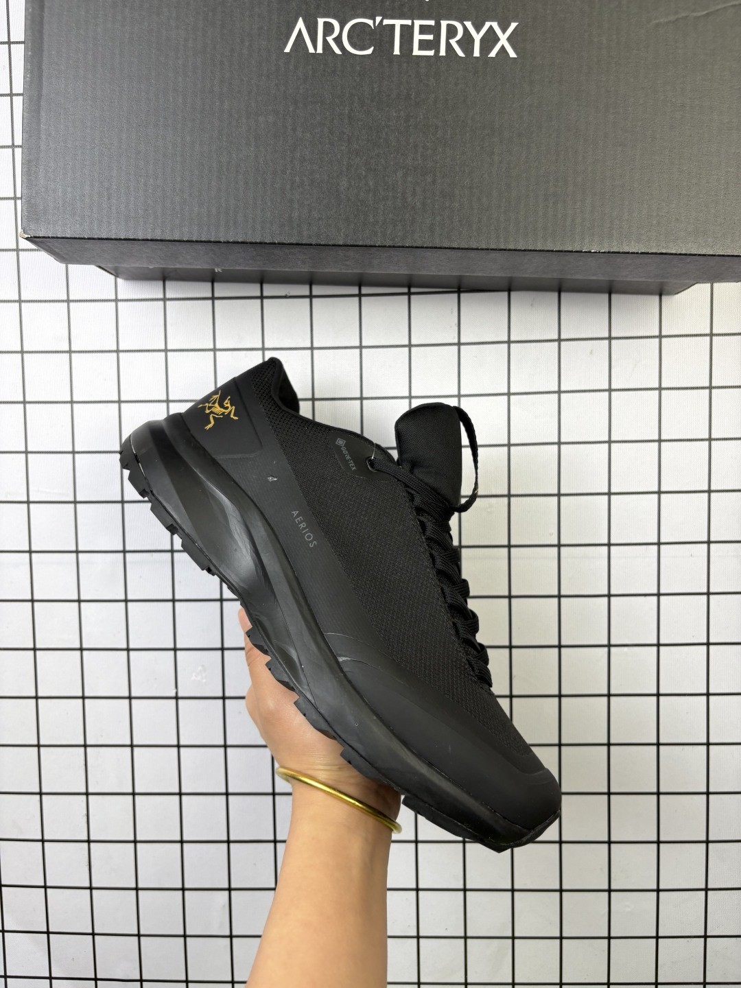 🈴💰180
始祖鸟ArcteryxKonsealLT 户外高性能超轻舒适透气 休闲运动徒步登山鞋 始祖鸟 这款KONSEAL 户外鞋的设计可应对多数技术路线和长途徒步。灵感来自野外跑步鞋,在支撑和保护的基础上更添灵活轻快。Vibram®Megagrip外底在干湿地面上均具有强大的抓地力,TPU鞋底和鞋底凸耳提高了稳定性。极简的设计可减少碎屑进入,并能轻松融入都市环境。
编码707
尺码:36-45