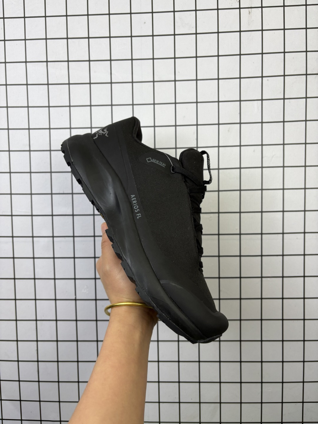 💰180
始祖鸟ArcteryxKonsealLT 户外高性能超轻舒适透气 休闲运动徒步登山鞋 始祖鸟 这款KONSEAL 户外鞋的设计可应对多数技术路线和长途徒步。灵感来自野外跑步鞋,在支撑和保护的基础上更添灵活轻快。Vibram®Megagrip外底在干湿地面上均具有强大的抓地力,TPU鞋底和鞋底凸耳提高了稳定性。极简的设计可减少碎屑进入,并能轻松融入都市环境。
编码707
尺码:36-40