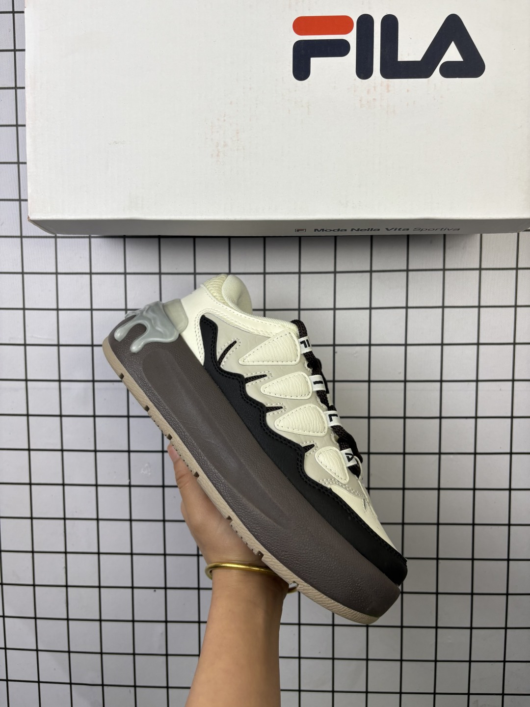 🈴💰95 FILA斐乐 CARROT WG 萝卜鞋 百搭休闲 轻松舒适 防滑减震耐磨 低帮 板鞋 货号:F12W511226FGF 尺码:36 36.5 37.5 38 38.5 39 40 编码771