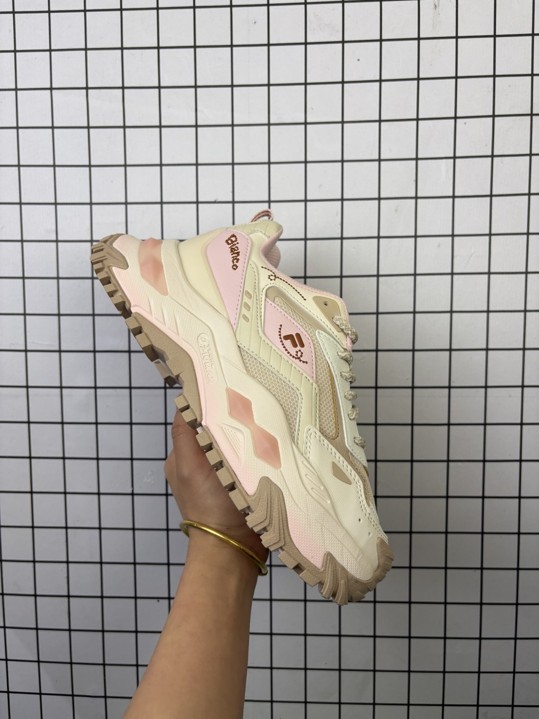 公司级✅FILA FUSION斐乐 BIANCO硬糖 织物合成革 拼接减震防滑耐磨透气 低帮 老爹鞋 货号:T12W541005FGC 编码705