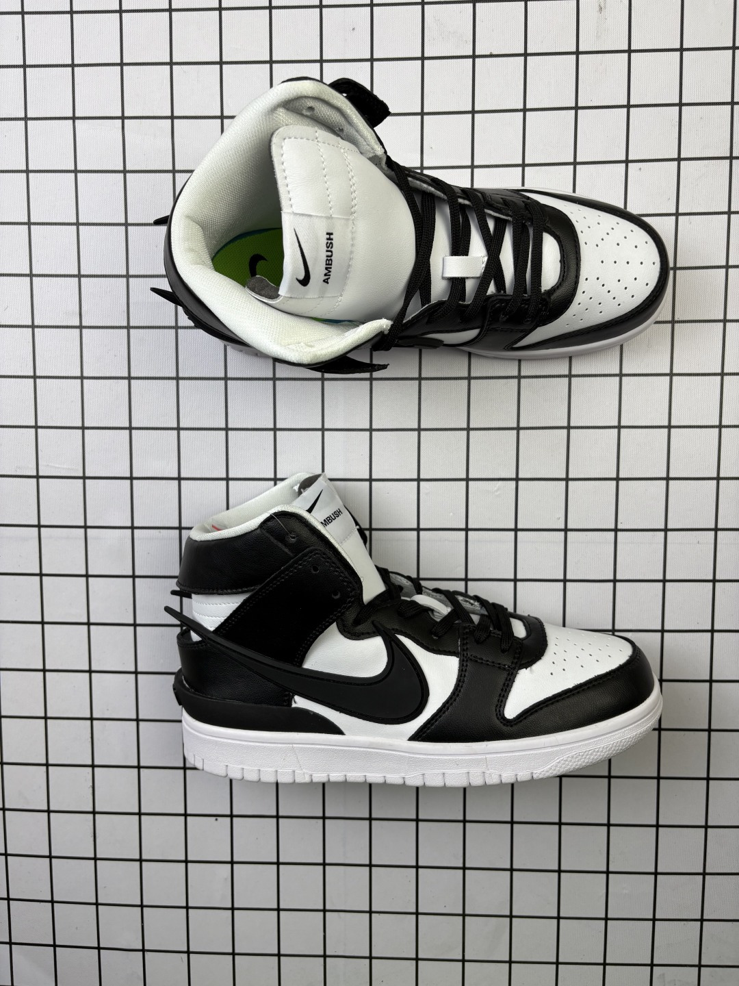 💰240
AMBUSH x NK SB Dunk High 滑板鞋高帮男女士运动鞋 联名大勾 吴亦凡同款篮球鞋 以早年间最经典的 Dunk Hi 为蓝本 选用质感出众的荔枝皮打造鞋面 搭配亮色配色尽显街头气质 鞋款最大亮点在于侧身 Swoosh Logo 延至后跟并超过鞋身 以夸张设计带来辨识度的提升 醒目效果极强 鞋舌与后跟处均饰有AMBUSH 字样 鞋款联名身份不言而喻
货号:CU7544
码数:36 36.5 37.5 38 38.5 39 40 40.5 41 42 42.5 43 44 45 46
编码704