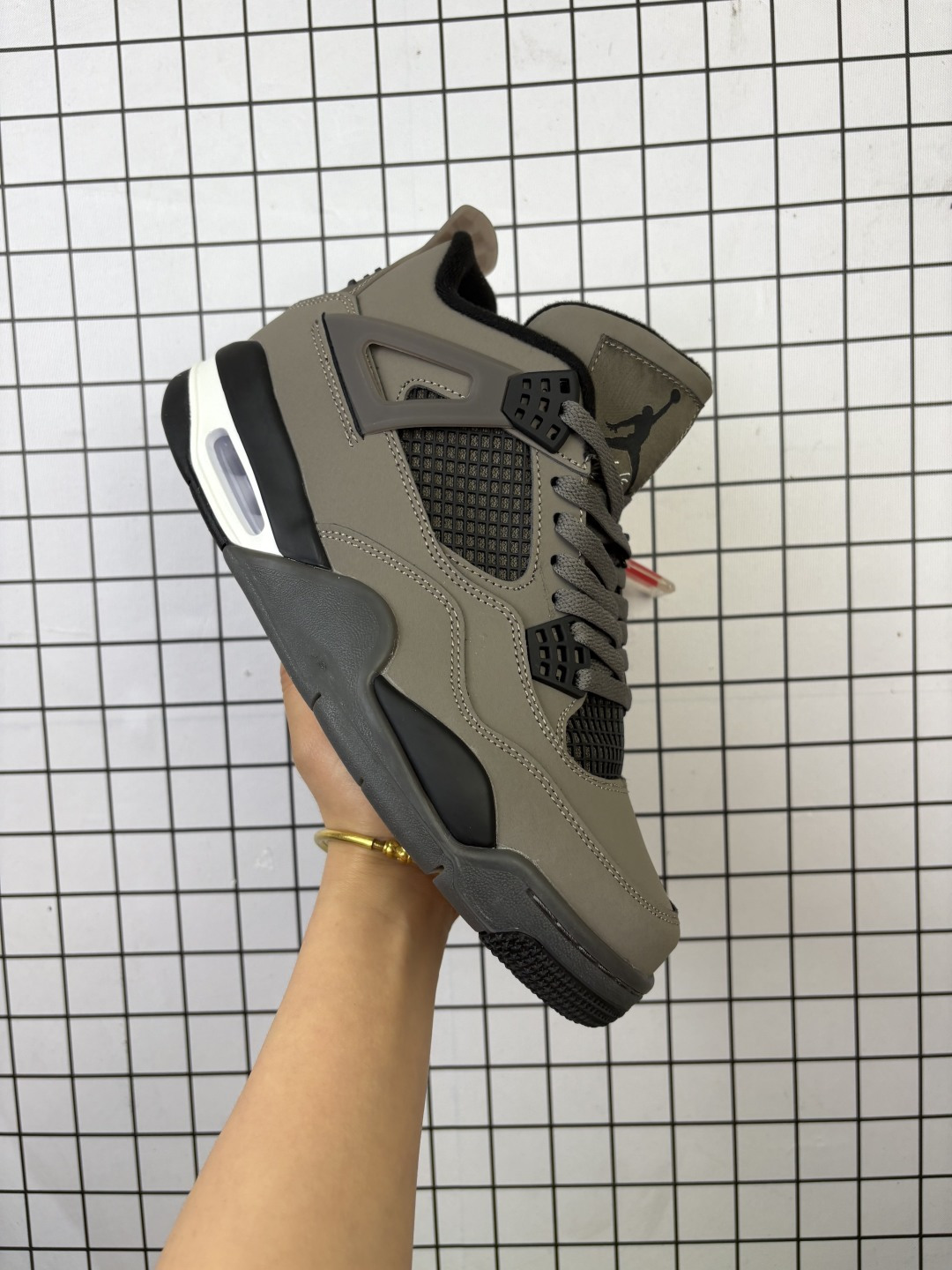 💰140 Nike Air Jordan 4 Retro 耐克迈克尔·乔丹AJ4代中帮复古休闲运动文化篮球鞋 原厂材料TPU超Q弹网格材质 缜密拉帮及中底钢印细节 组合开窗式气垫大底 货号:FV5029-200 尺码:40 40.5 41 42 42.5 43 44 45 46 47 编码688