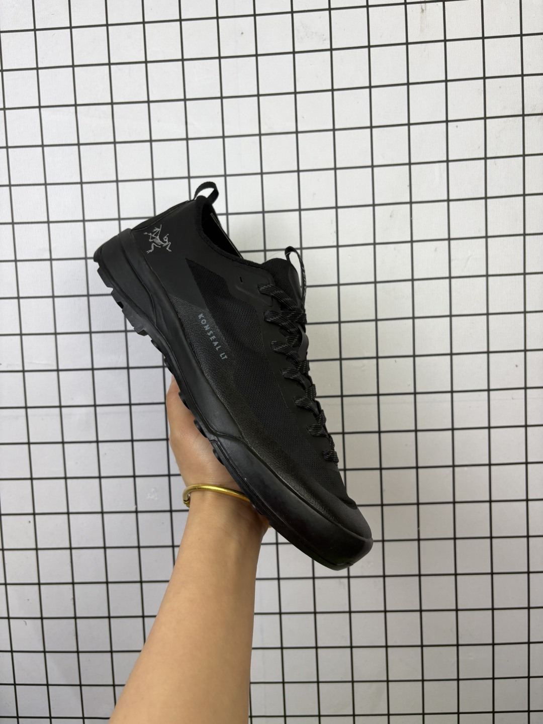 💰160 始祖鸟Arcteryx BORA2 MID 18718始祖鸟防水攀登徒步鞋 攀爬多功能运动鞋 尺码：39～45 编码755