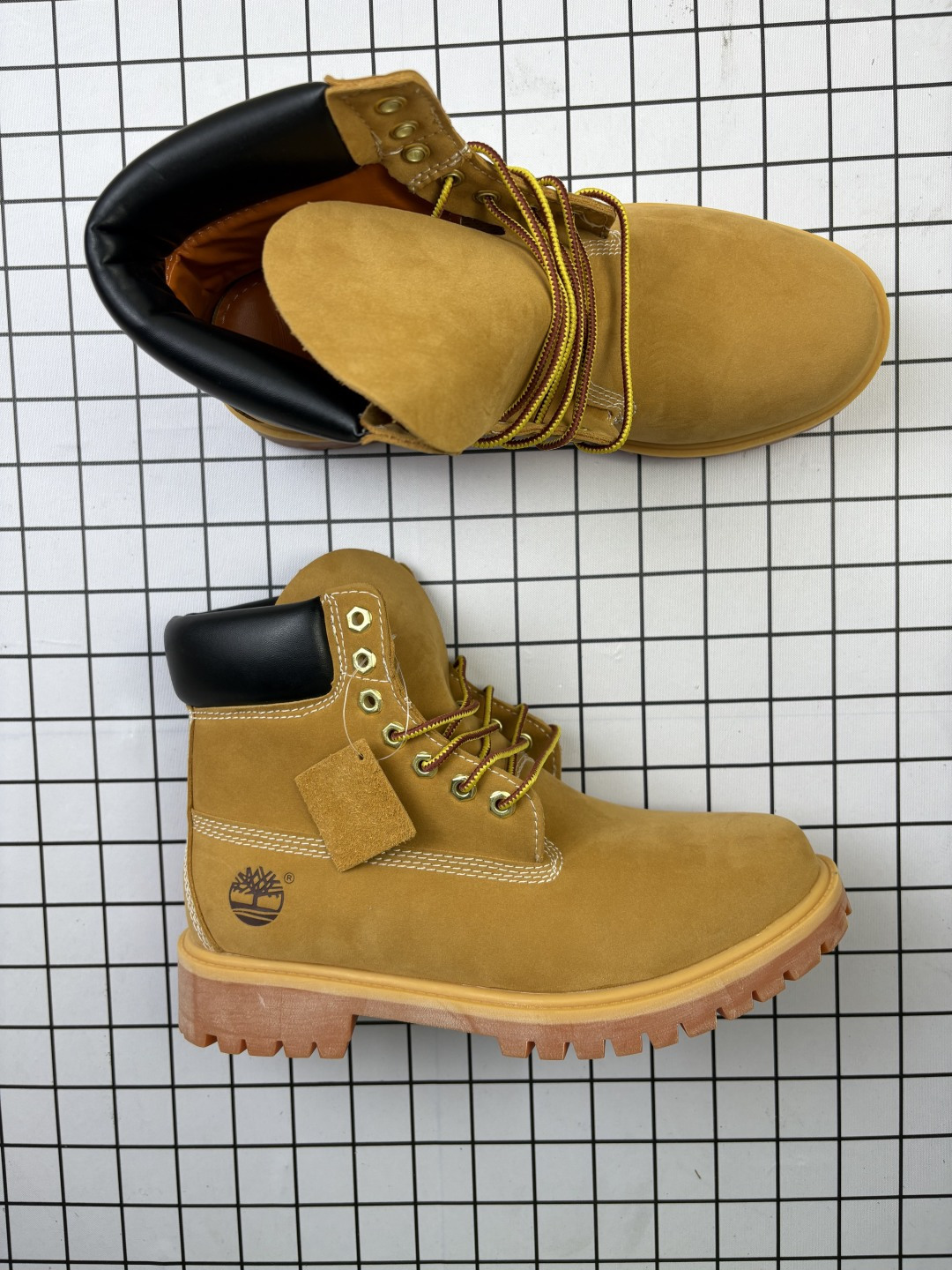💰105
Timberland/添柏岚 男女鞋,原楦原纸版数据开发,采用头层磨砂皮革鞋面材质(内里搭配纤维皮革材料!!),抗疲劳减震蜂窝PU鞋垫,轻便防滑橡胶发泡组合底❗️全球领先户外品牌·添柏岚Timberland 6 Inch Leather Boots添柏岚经典户外6英寸大黄靴“
类型:男女鞋
码数:36 37 38 39 40 41 42 43 44 45
编码:老男H