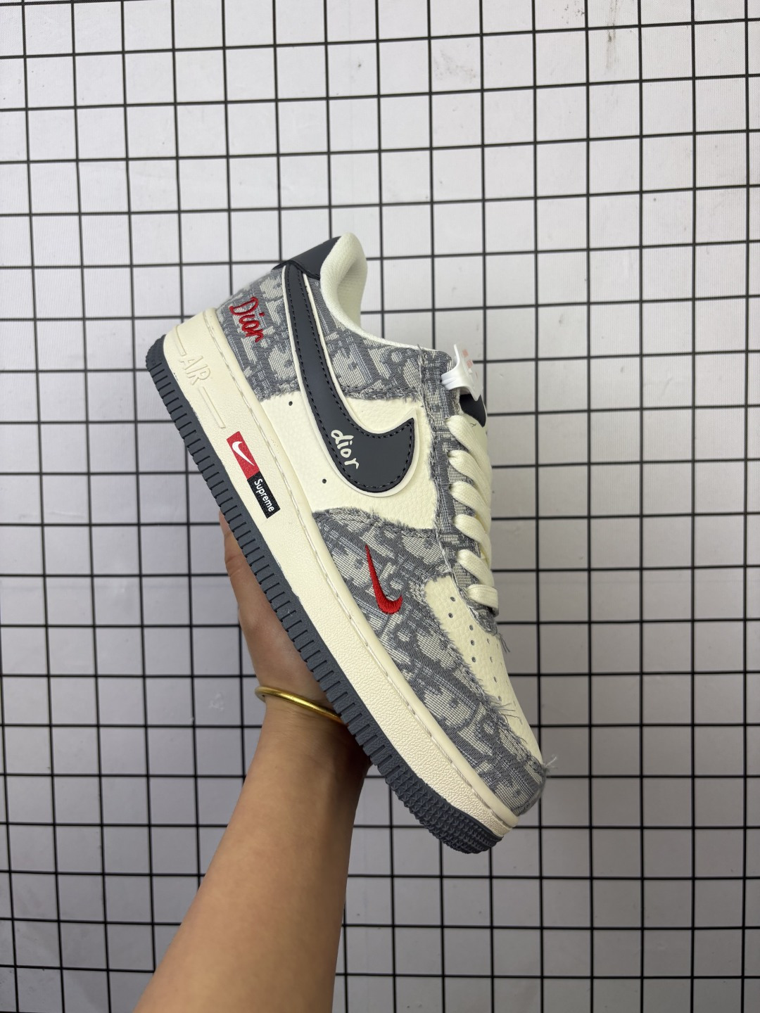 Nike/耐克 男女鞋真标半码制,原楦开发版型,采用硬质粒面牛剖皮革鞋面材质,外置厚实耐磨橡胶大底❗创意定制配色,法国顶级高奢品牌·路易威登Louis Vuitton x Nike Air Force 1 07 LV8 Low"White/Brown/LV Monogram"空军一号经典百搭休闲运动板鞋 SM6668-110 类型:男女鞋 编码719