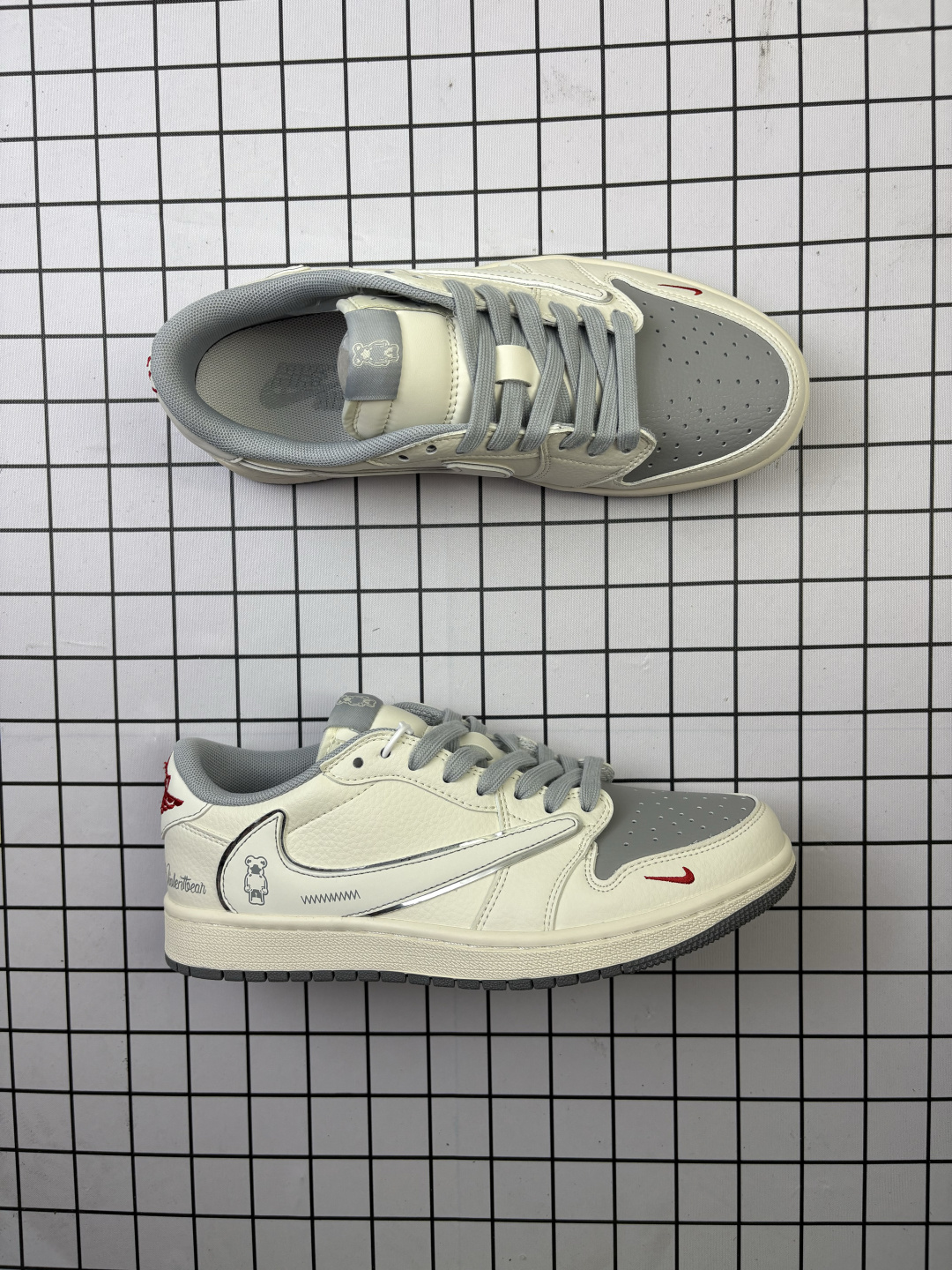 💰150
乔丹Air Jordan 1 Low AJ1乔1联名款倒勾低帮休闲复古文化运动板鞋 货号：XS7089 527
完美品质出货 细节如图所示 鞋面切割工整 冲孔整齐干净 中底拉帮线 整体清洁度非常好·

码数：36 36.5 37.5 38 38.5 39 40 40.5 41 42 42.5 43 44 44.5 45
编码金