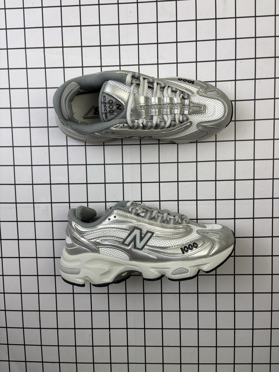 💰150
【公司级】新百伦 New Balance 1000系列回归!「ALD x 新百伦」老爹鞋，新联名厚底增高百搭运动跑鞋曝光了！作为NB最高端的鞋型,诞生于1999年,一度成为当年的热门鞋型,神似Nike Air Max95,现在看来也是一双符合潮流趋势的复古老爹鞋型。

类型：男女鞋
货号：M1000PSY
码数：36-45含半码
编码：704