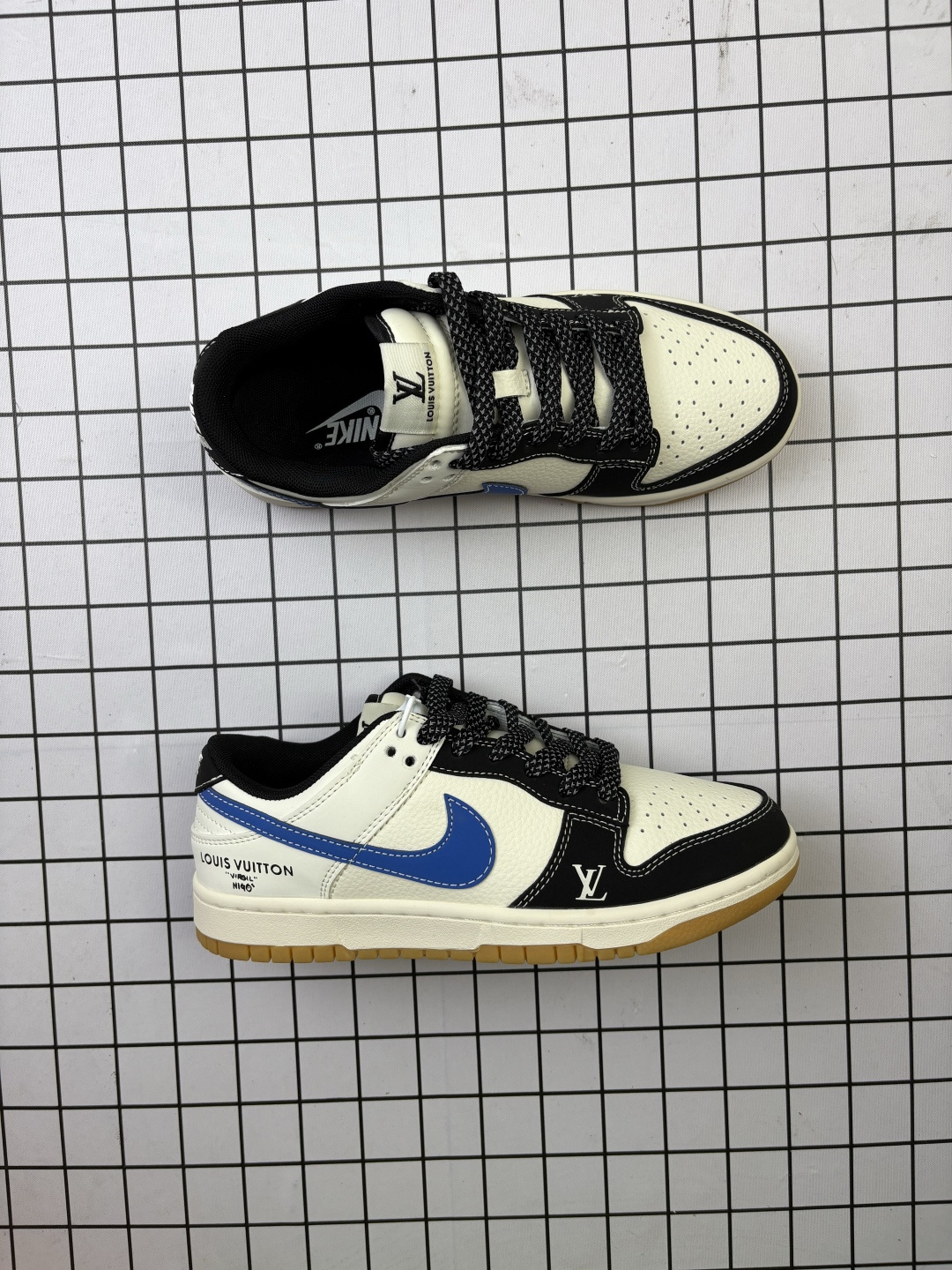 💰240 公司级✅NK Dunk Low Retro ”DIY高端定制“ 斯图西印字米白蓝 低帮休闲运动板鞋sb LV定制 原装头层材料 用料绝不含糊 独家版型蒸餾加工帶來的是更好的视觉和脚感体验 清洁度 电绣工艺 皮料切割干净无任何毛边 细节完美 货号:JP1628-022 Size:36 36.5 37.5 38 38.5 39 40 40.5 41 42 42.5 43 44 44.5 45 编码:元