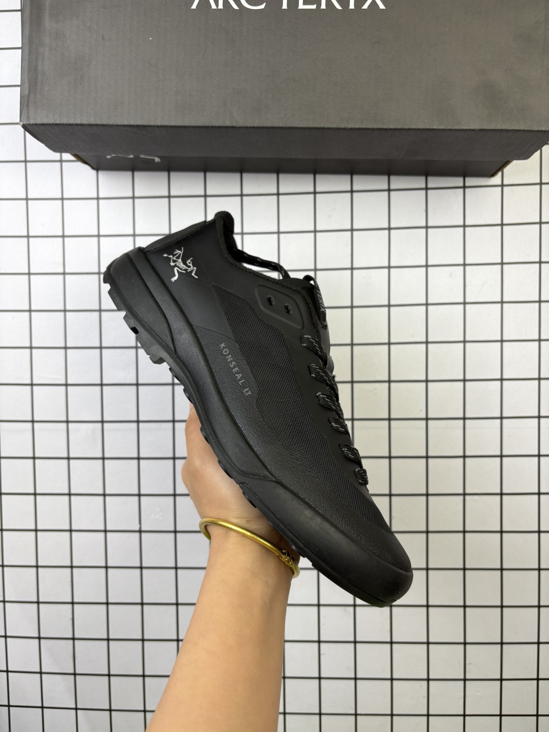 🈴💰130
公司级!Arcteryx KONSEAL LT W 始祖鸟 户外运动跑步鞋
此款鞋采用近几年比较流行的版型设计,外观时尚大气,鞋底采用耐磨的材质,穿上它,让您在平时生活和工作中都会感觉到舒适的体验
编码093
39-45