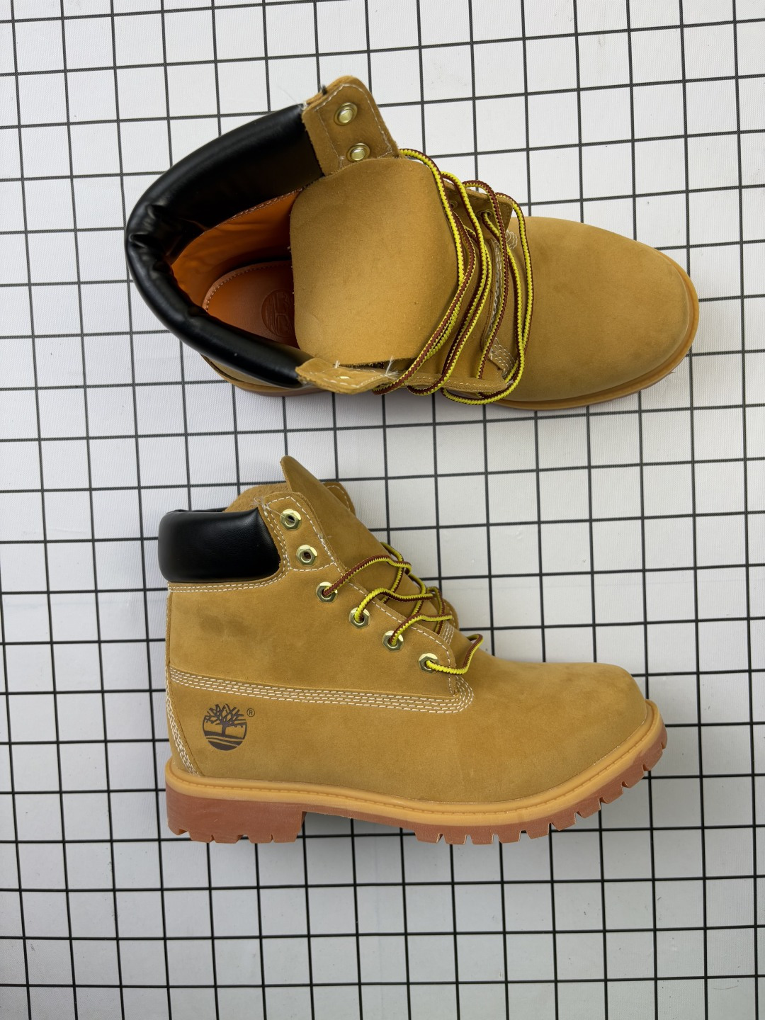 💰105
Timberland/添柏岚 男女鞋,原楦原纸版数据开发,采用头层磨砂皮革鞋面材质(内里搭配纤维皮革材料!!),抗疲劳减震蜂窝PU鞋垫,轻便防滑橡胶发泡组合底❗️全球领先户外品牌·添柏岚Timberland 6 Inch Leather Boots添柏岚经典户外6英寸大黄靴“
类型:男女鞋
码数:35.5 36 37 38 39 40 41 42 43 44 45 46
编码:老男H